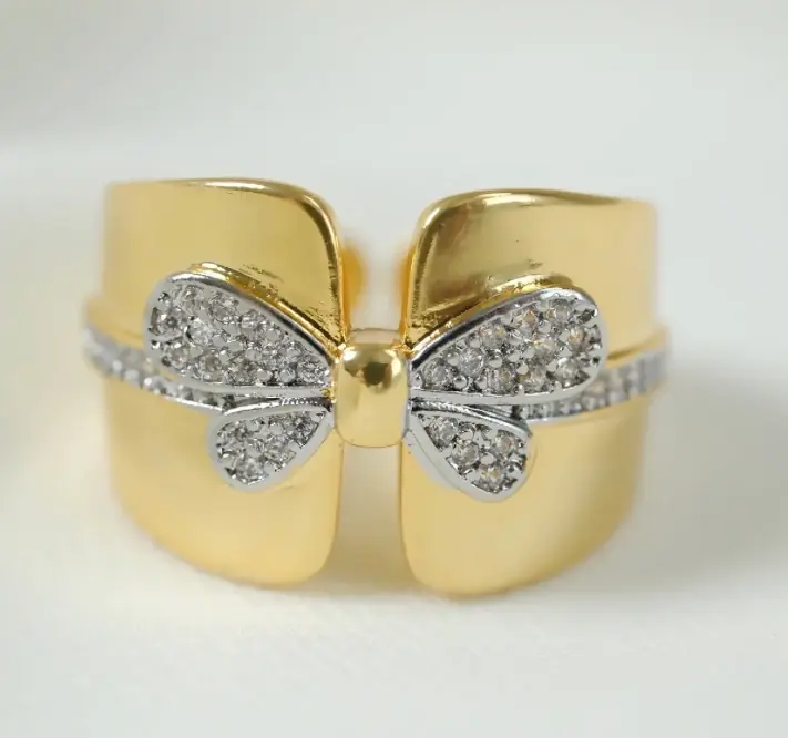 Kelebek Form Taşlı Gold Ayarlanabilir Yüzük