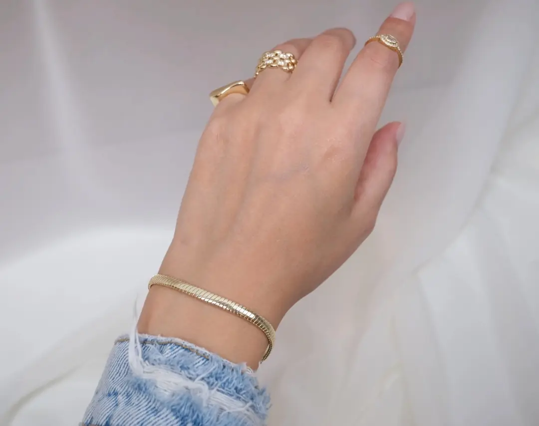 2026 takı modasında altın tonları zirvedeki yerini koruyor.