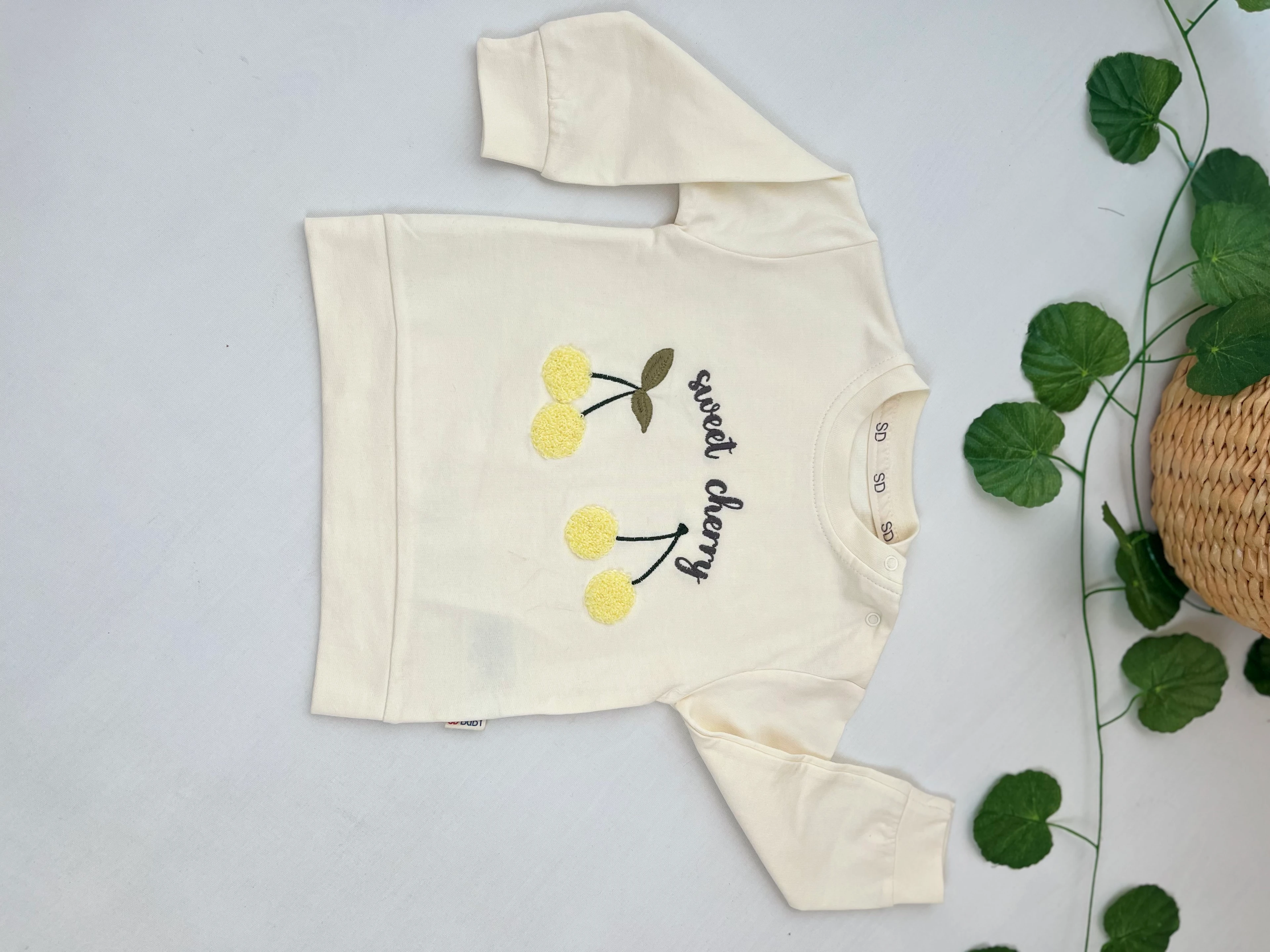 Kız Bebek Kiraz Nakışlı Takım MB00323