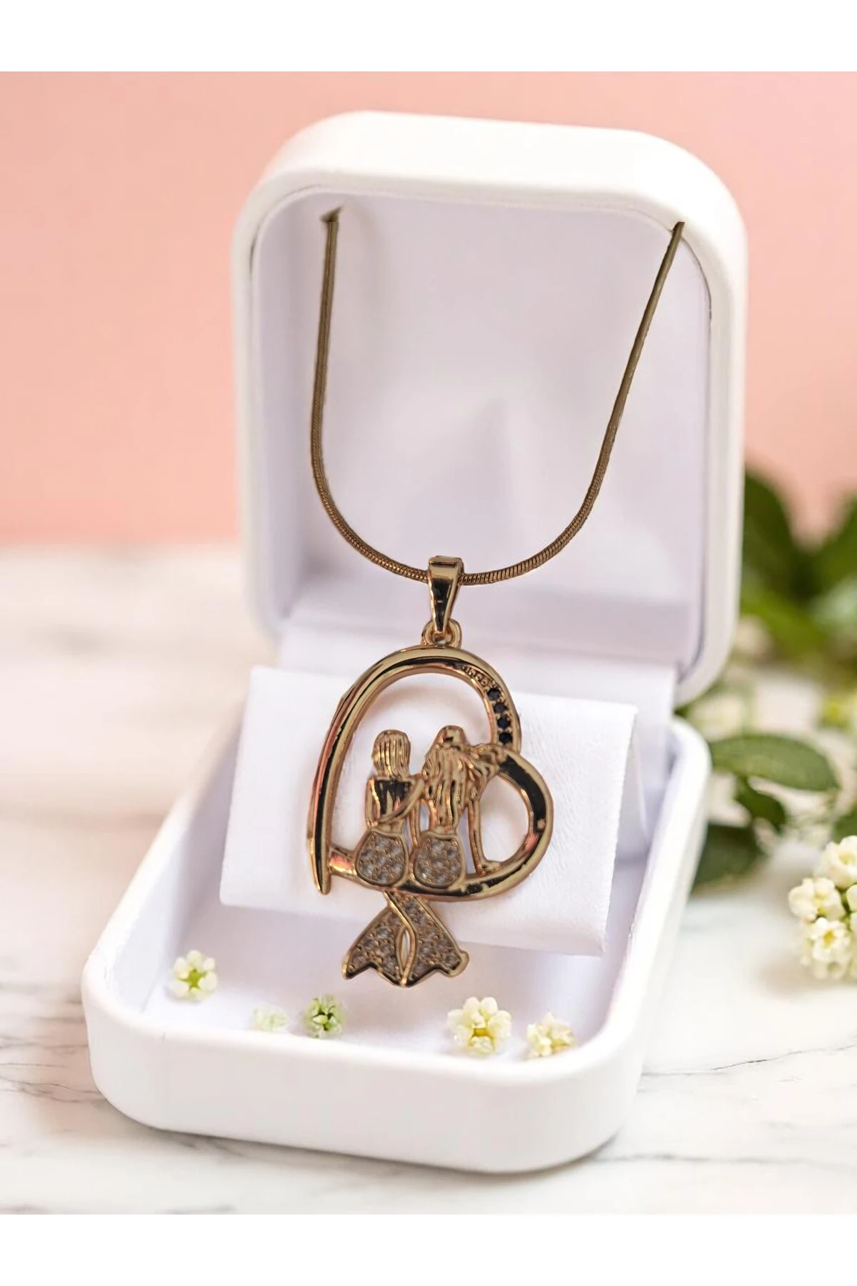 Altın Kaplama Kararmaz Çelik Anne Kız Kolyesi – Sevgi Bağını Simgedeştiren Zamansız Tasarım