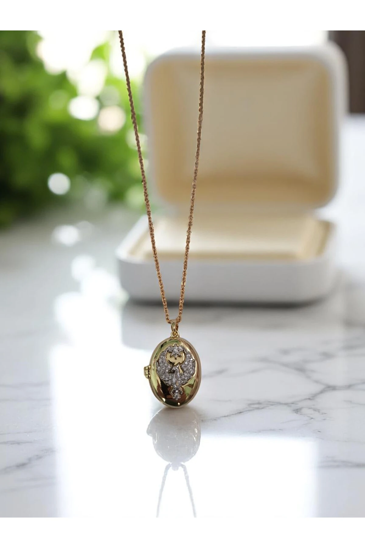 Altın Kaplama Kararmaz Çelik Alya Kolye – Uzak Şehir Anka Kuşunun Yeniden Doğuş Işıltısı