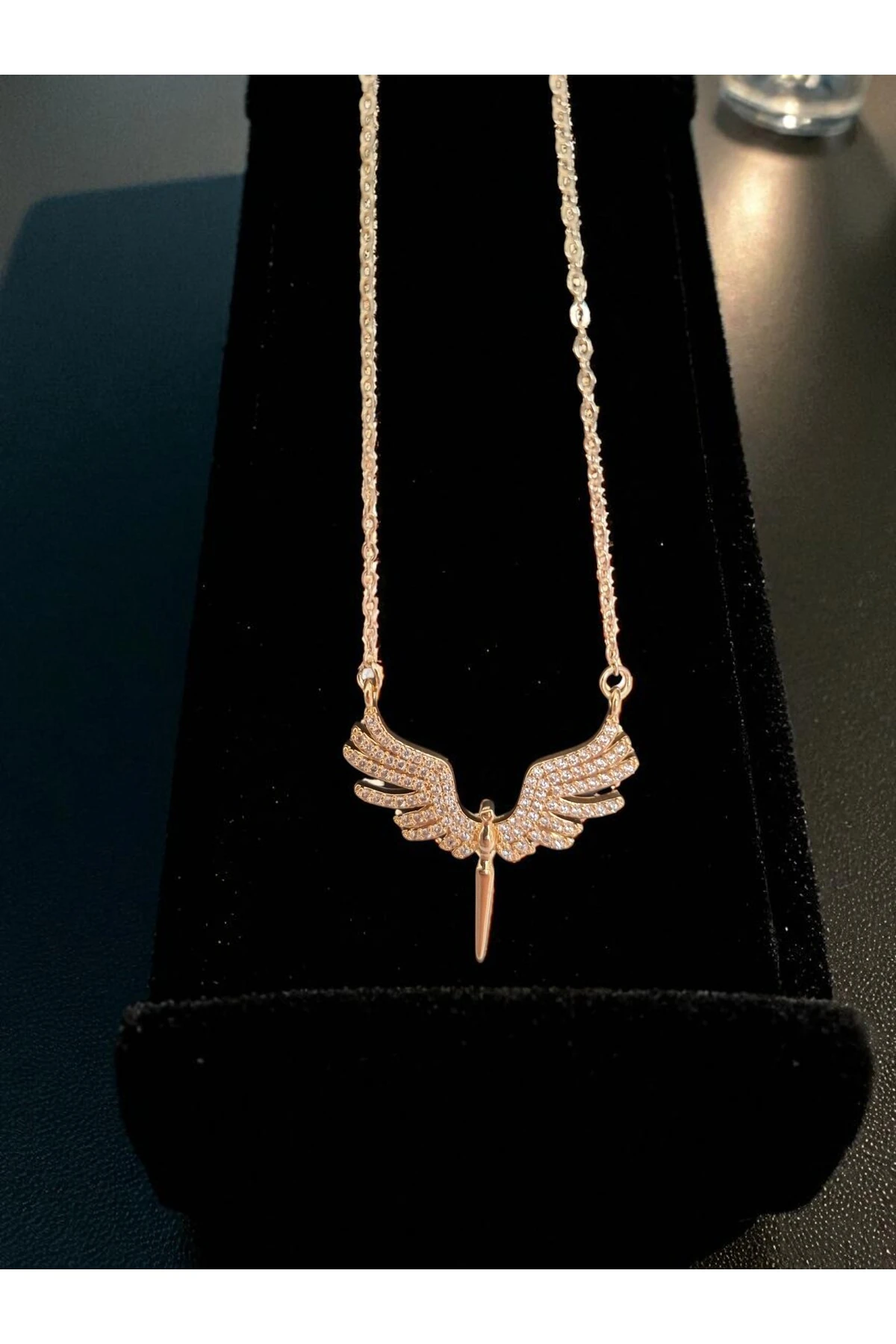 Parlak Zirkon Taşlı Altın Kaplama Anka Kuşu Çelik Kolye – Zarif ve Anlamlı Tasarım