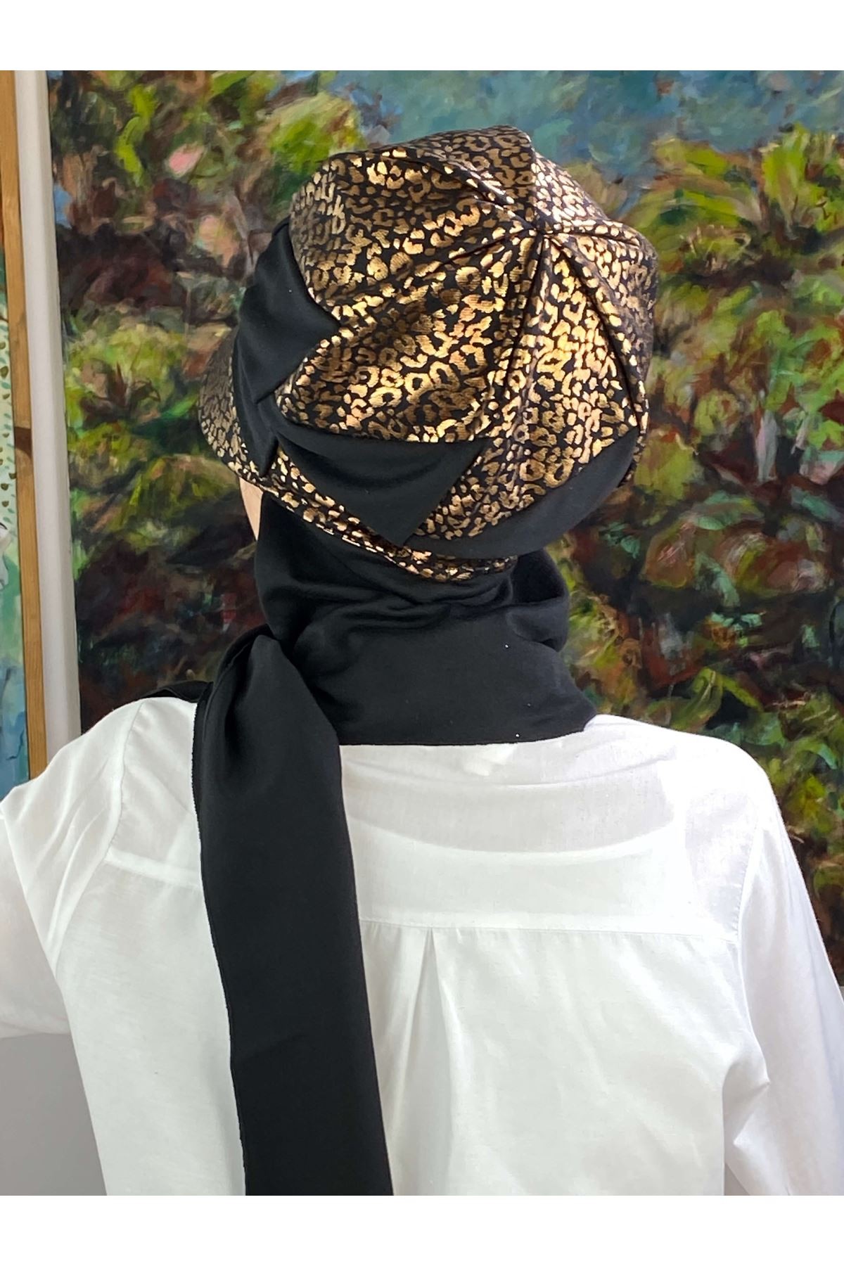 Bakır Leopar Desenli Tokalı Siyah Şapka Şal