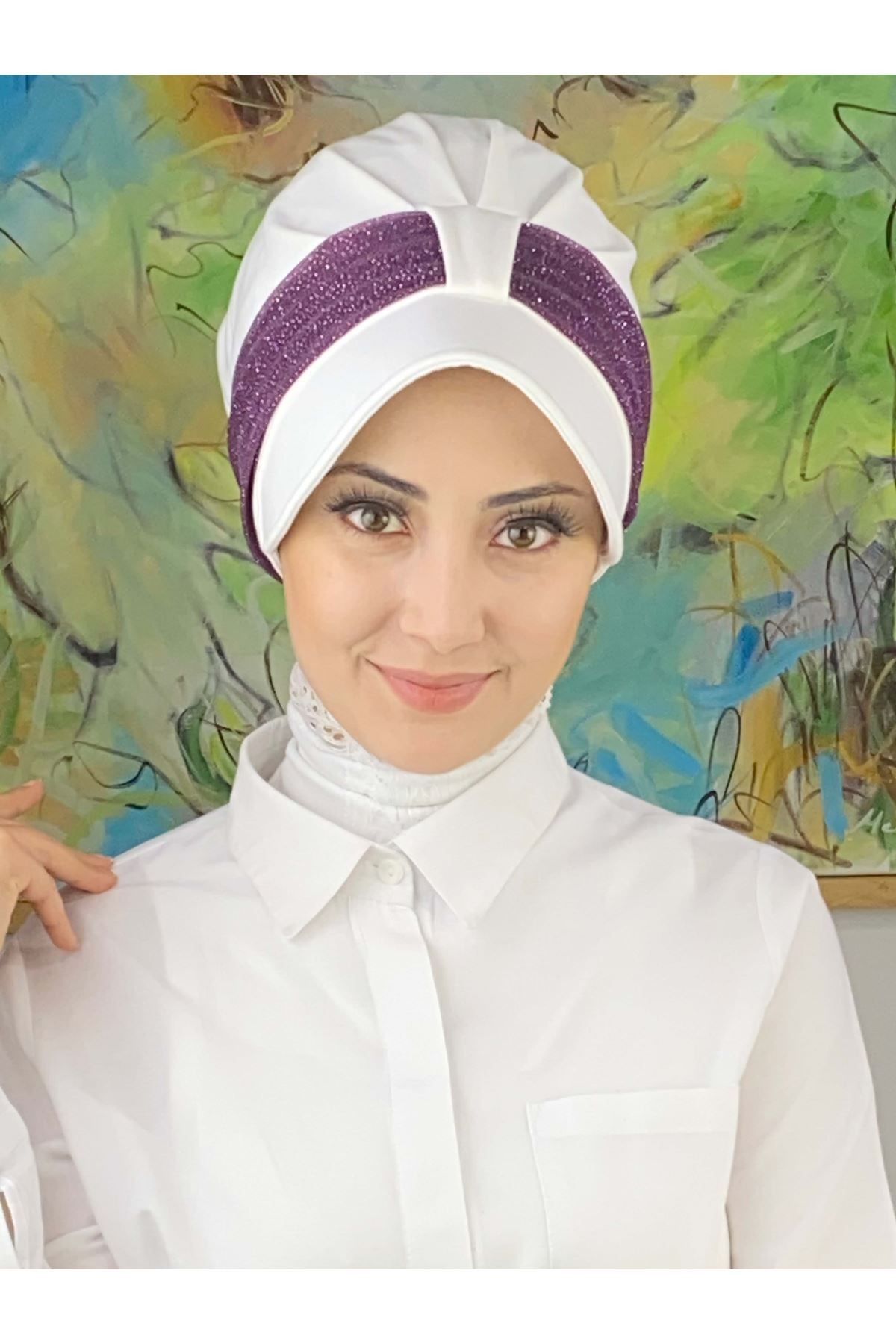 Cırtcırtlı Koyu Mor Simli Şifon Fularlı Beyaz Şapka
