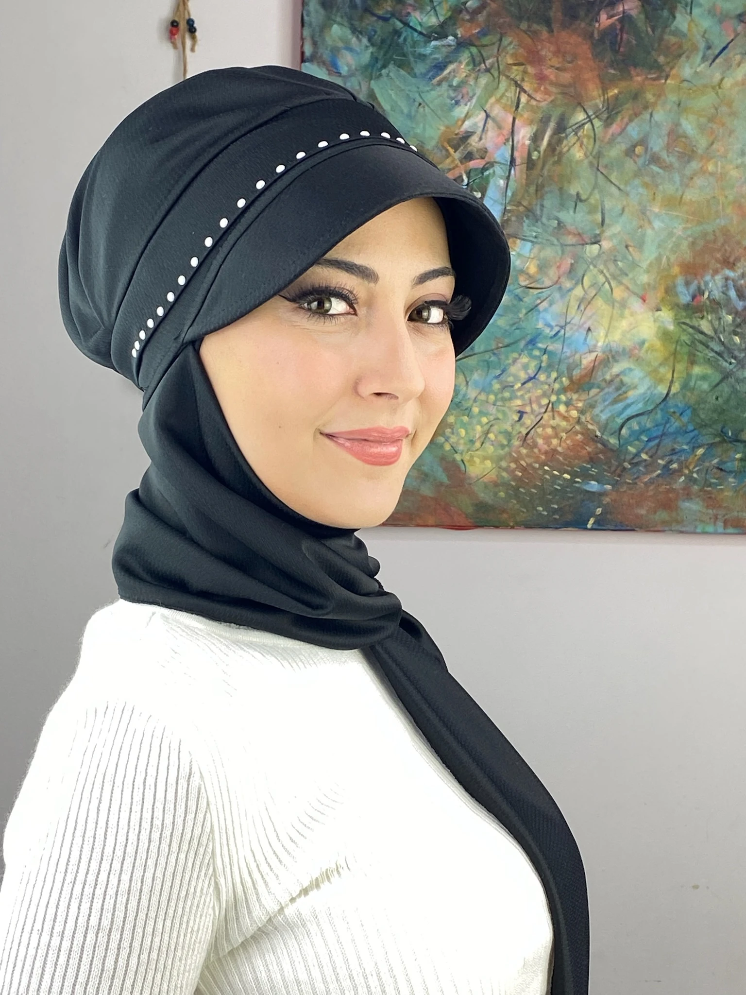 İNCİ DETAYLI ŞAPKA