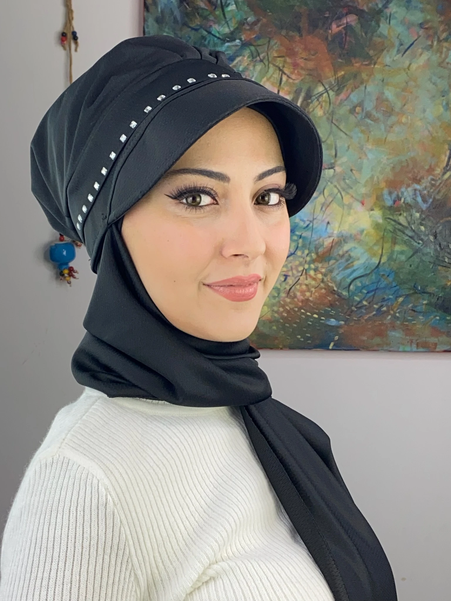 KARE TAŞ DETAYLI ŞAPKA 