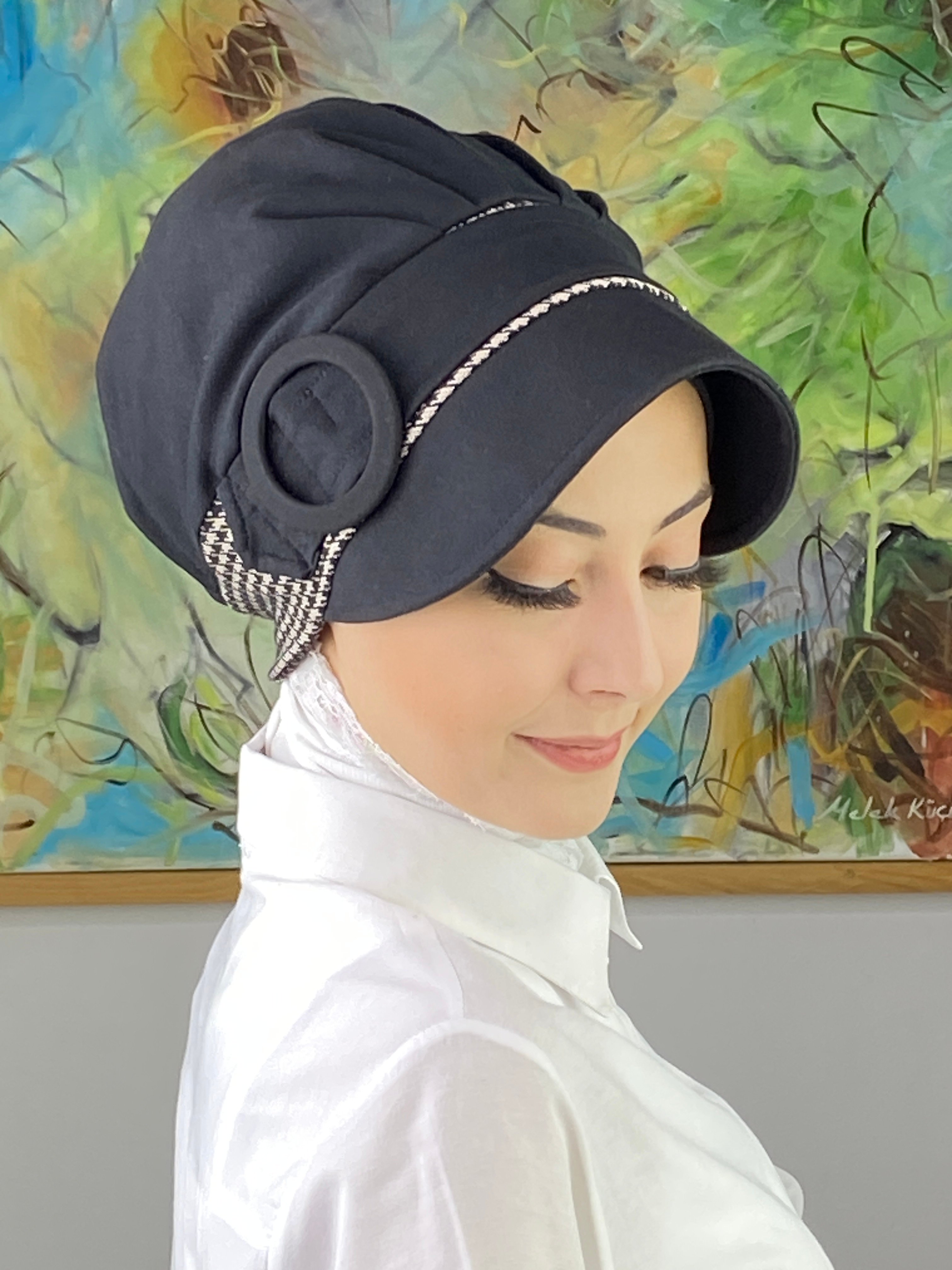 Tokalı İri Kazayaklı Tesettür Şapka