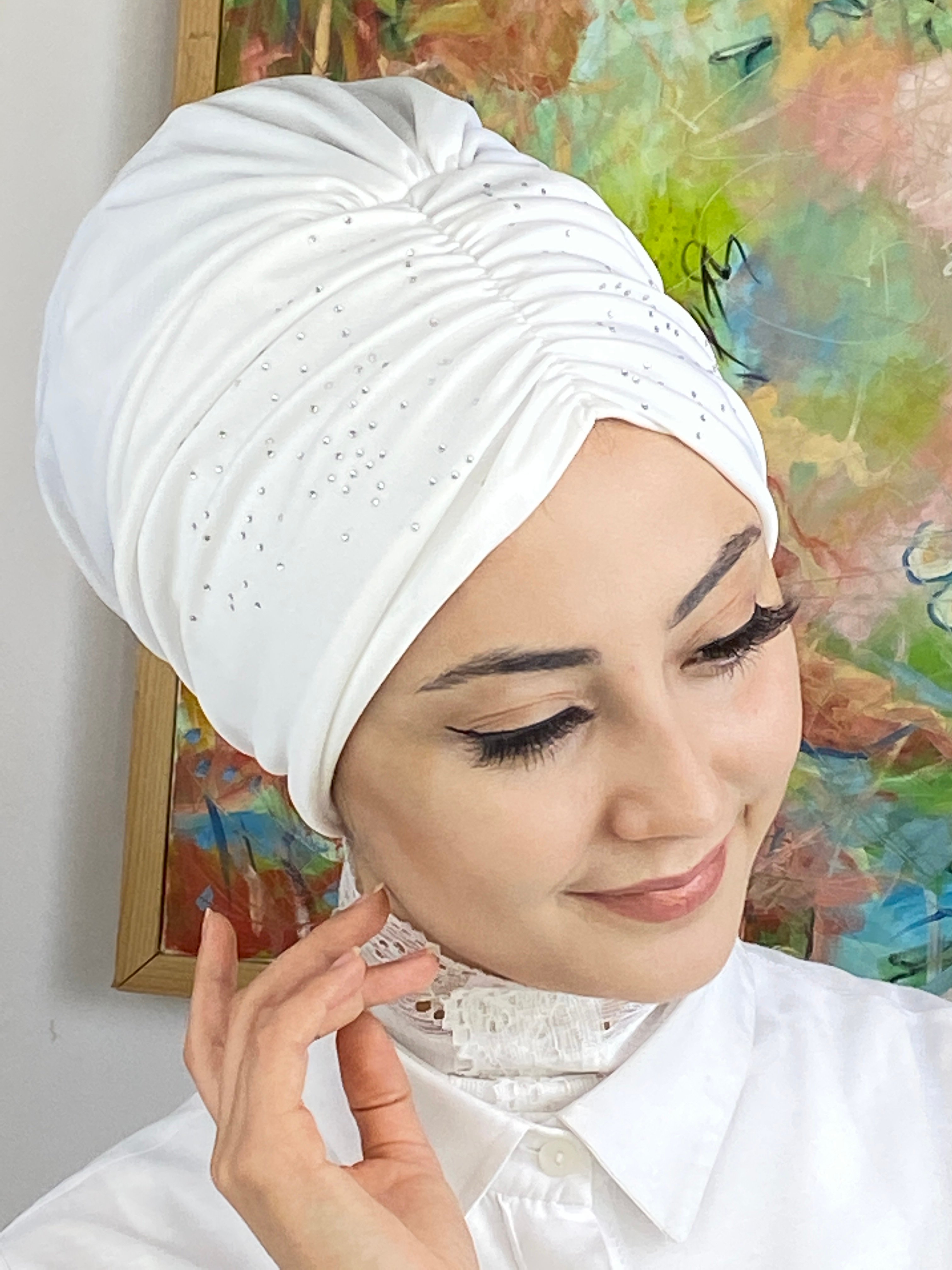 Büzgülü Taşlı Bone