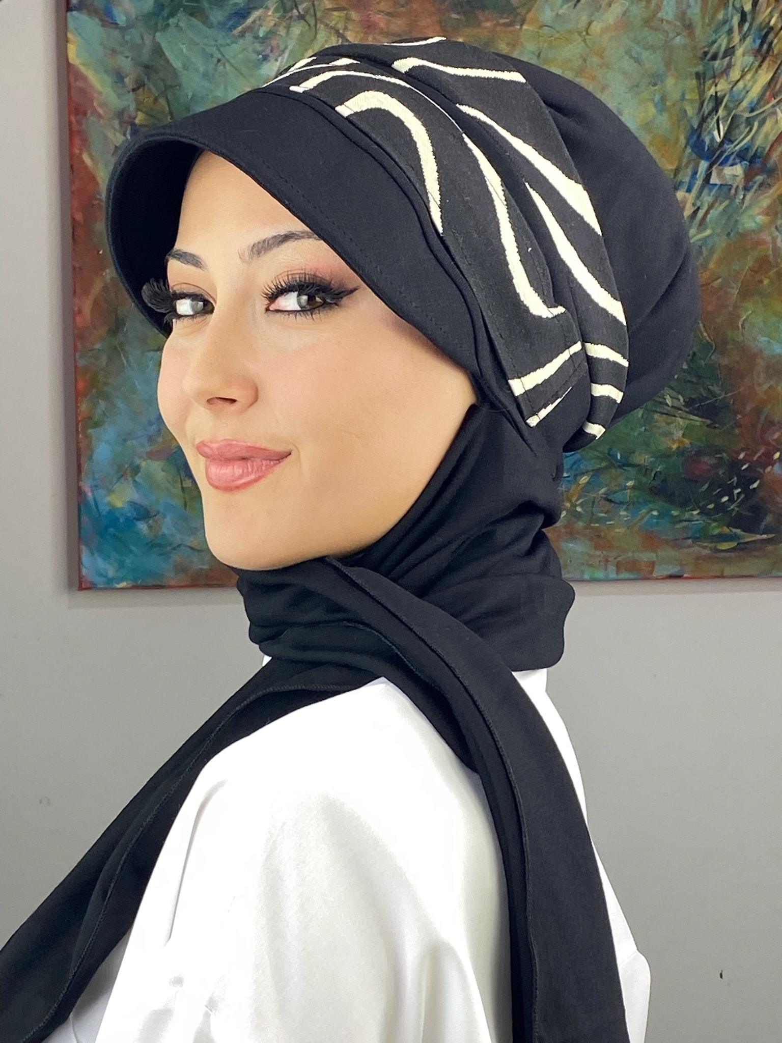 SİYAH ZEBRA DESENLİ ŞAPKA