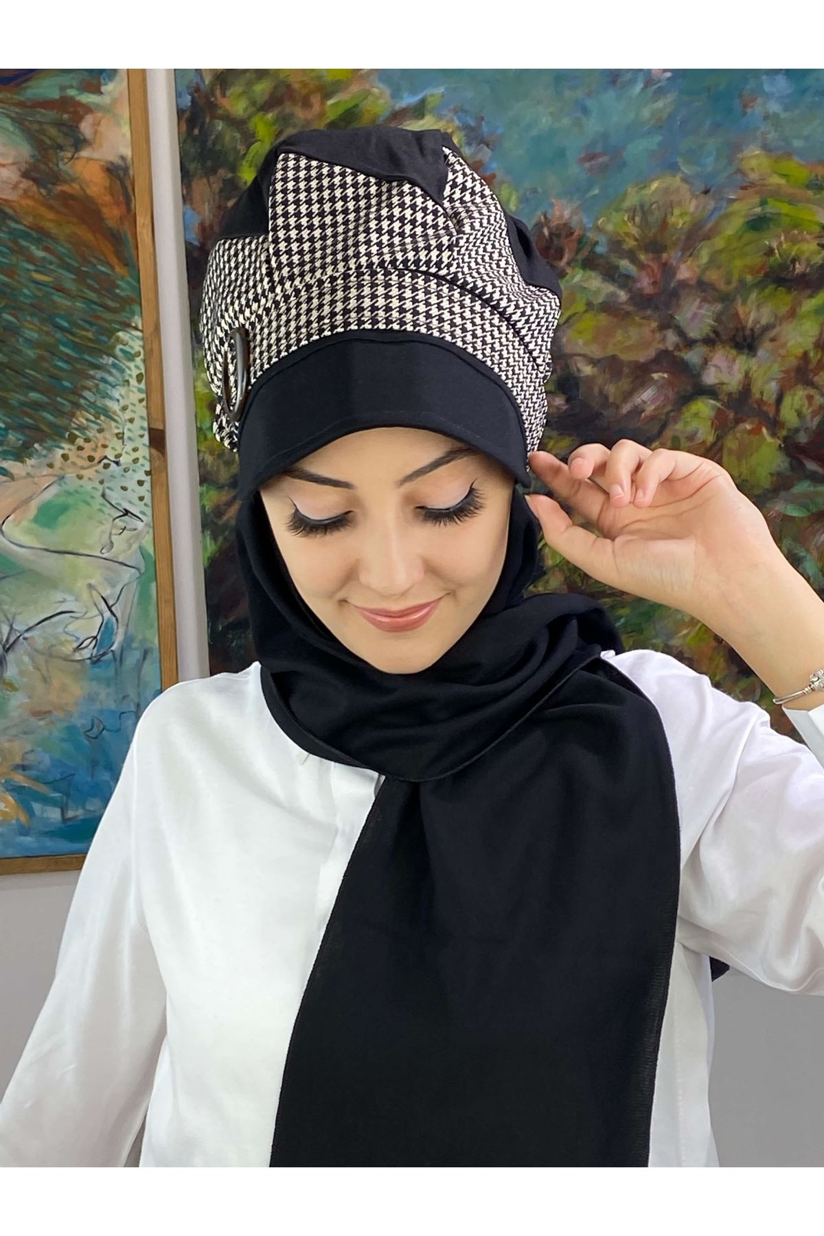 Kazayağı Desenli Siyah Şapka Şal