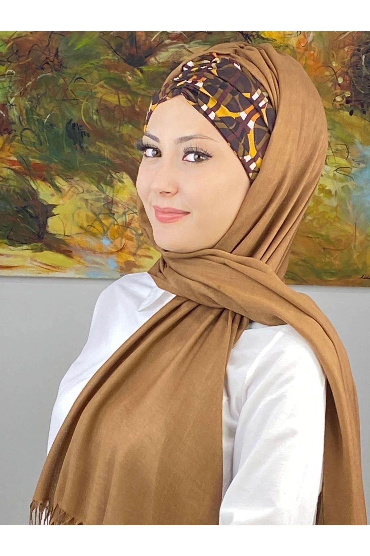 Geometrik Desenli Açık Sepya Büzgülü Hazır Şal
