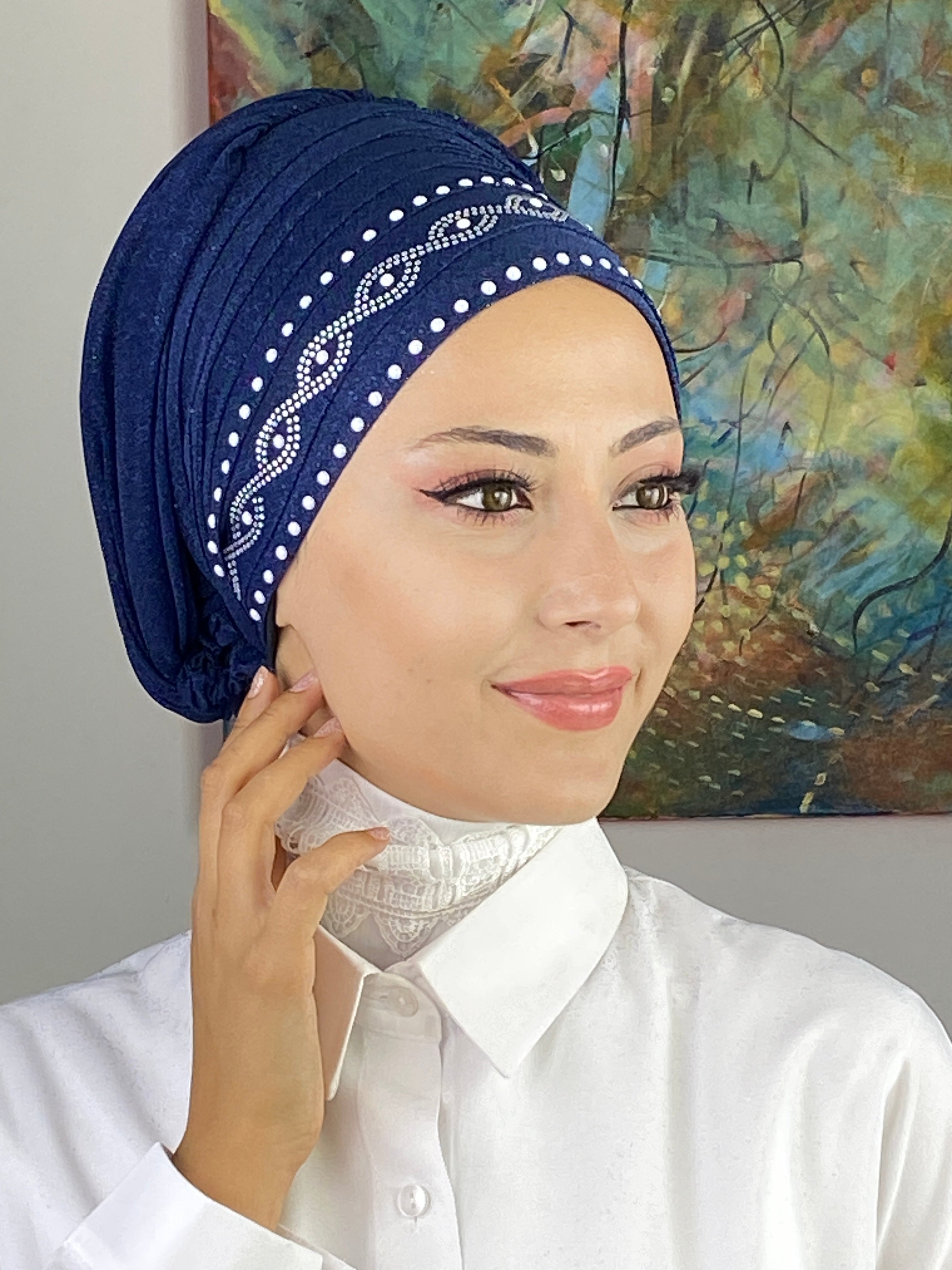 Kuşgözü Model Gümüş Taşlı İnci Detaylı Simli Şifon Bone Şal - lacivert