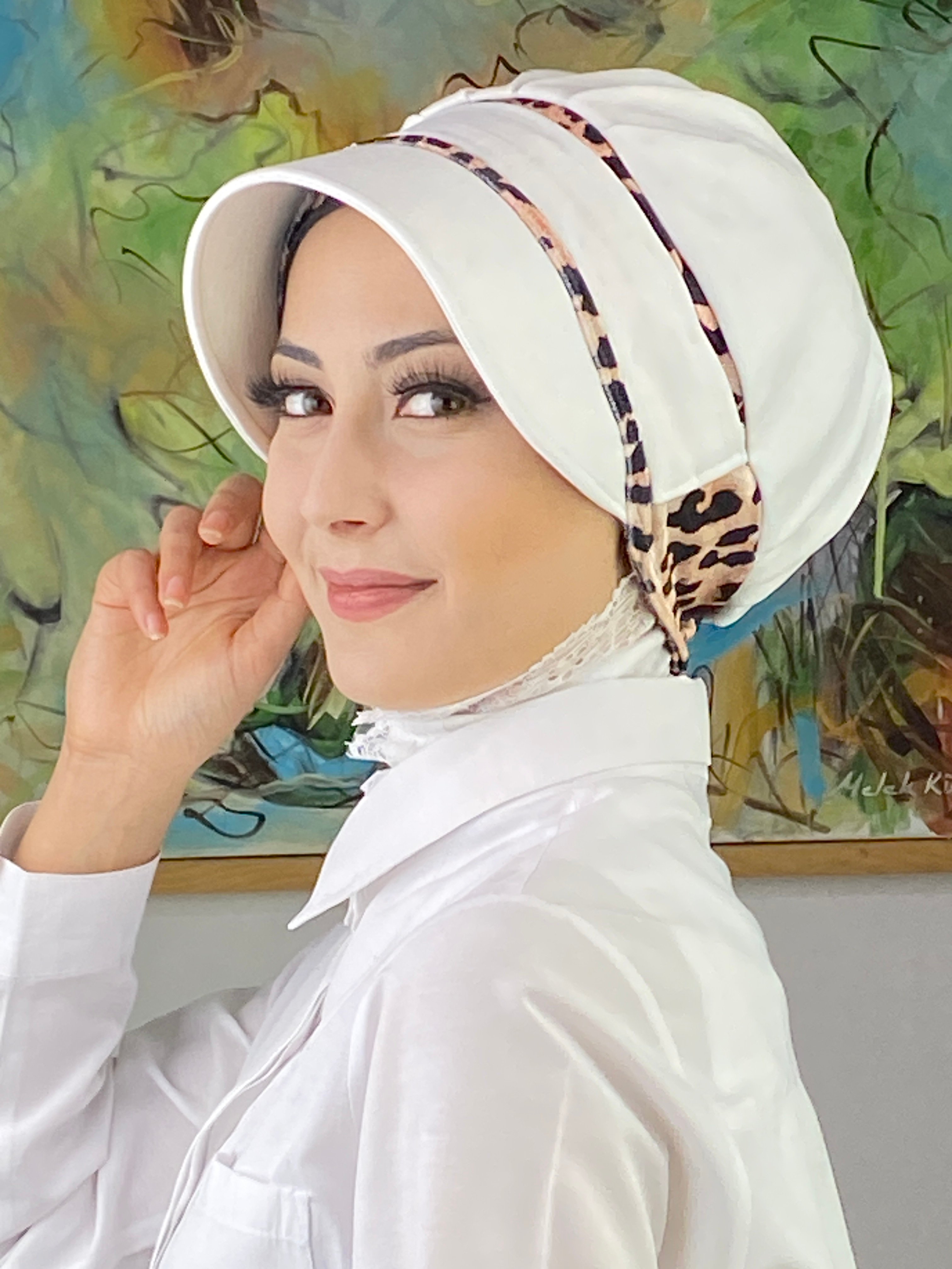 Nazlı Model Tokalı İri Leoparlı Tesettür Şapka