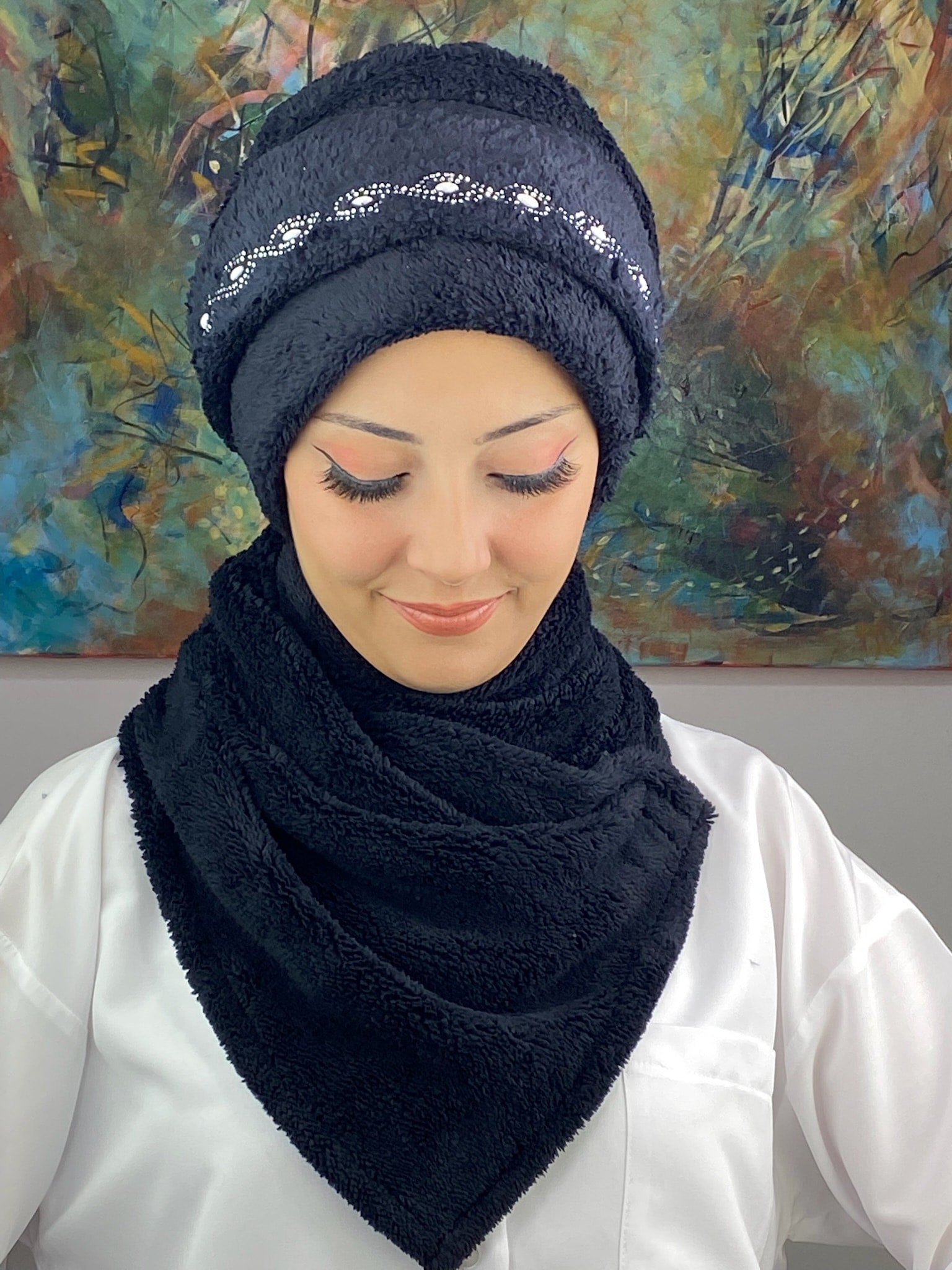 PELUŞ İNCİ TAŞ DETAYTLI BERE
