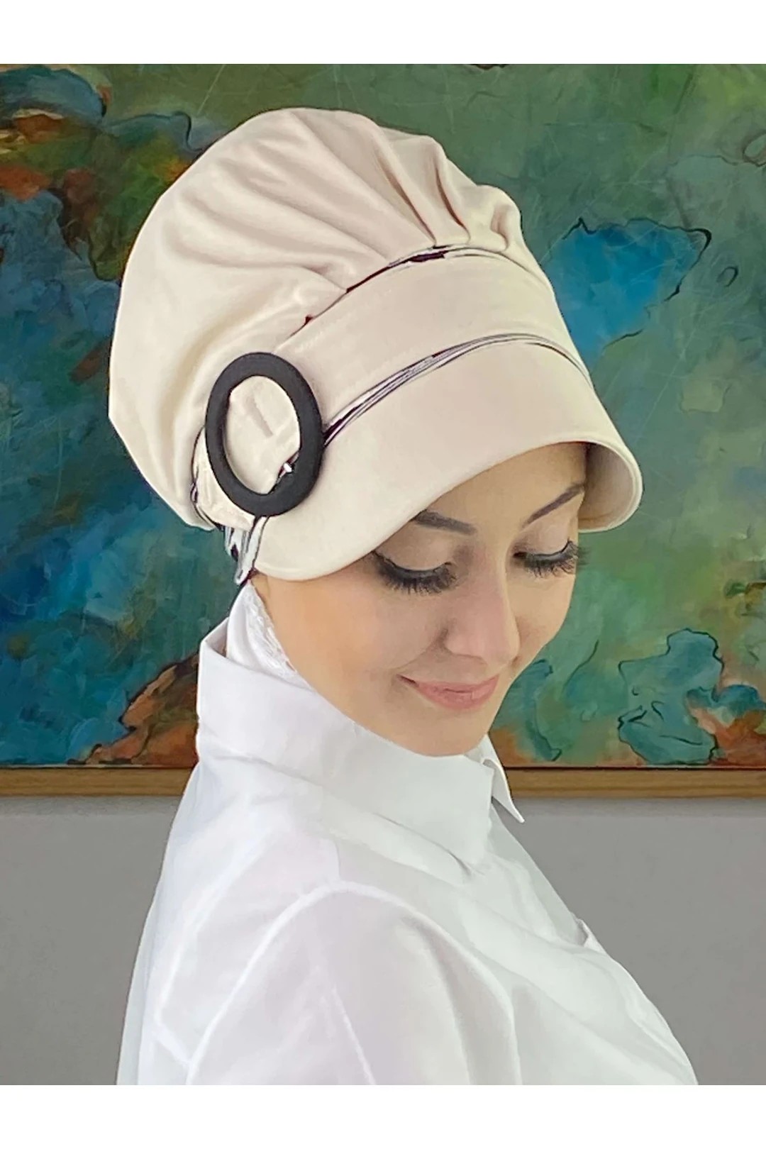 Nazlı Model Tokalı  İnce Çizgili Tesettür Şapka