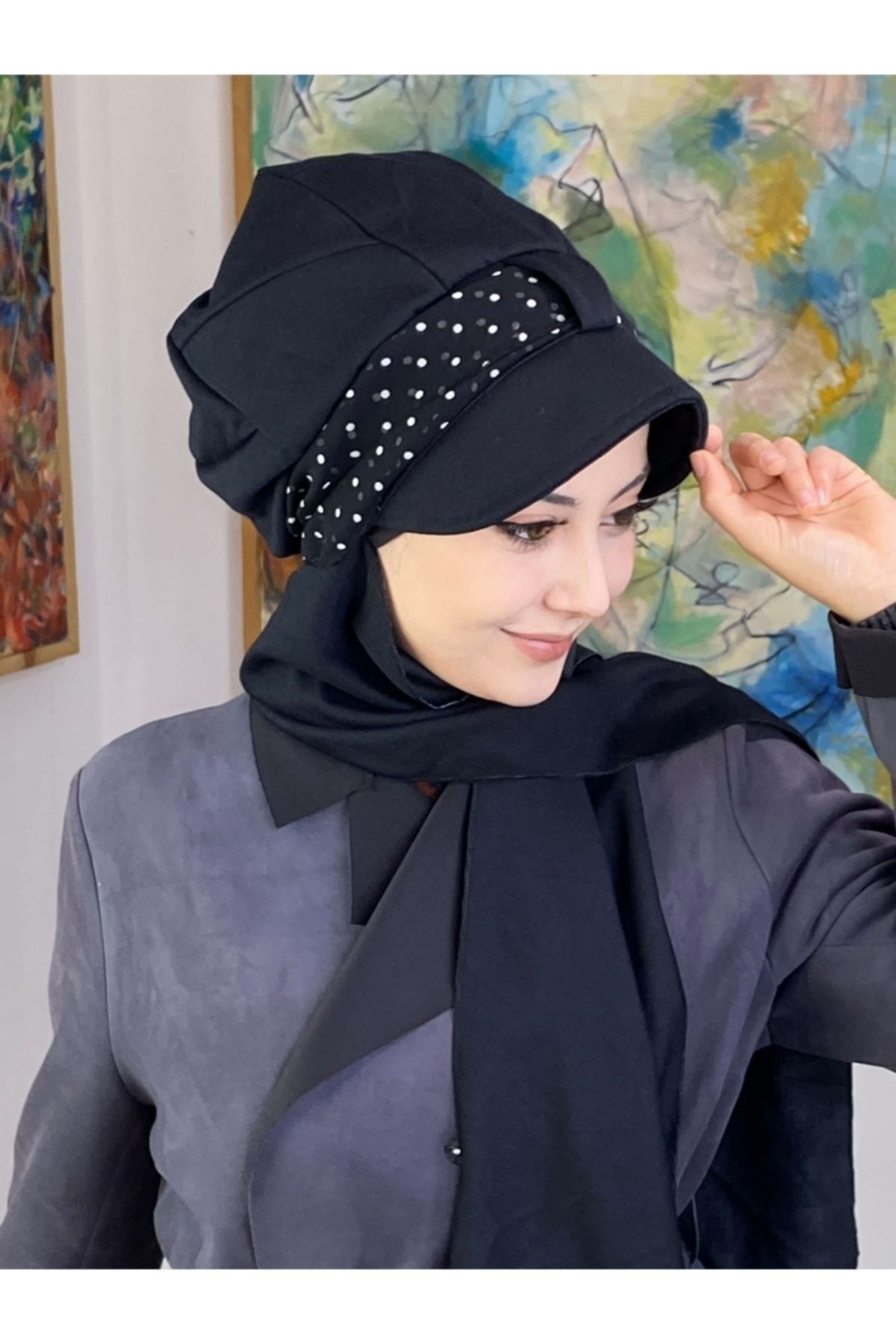 Beyaz Puantiyeli Desenli Cırtcırtlı Fularlı Siyah Atkılı Tek Biritli Şapka Şal