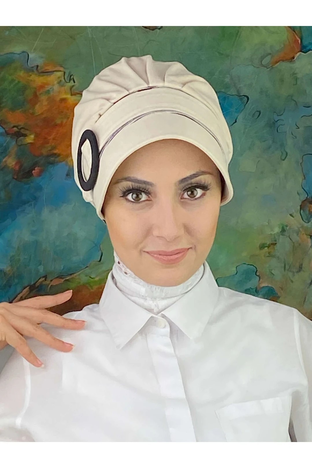 Nazlı Model Tokalı  İnce Çizgili Tesettür Şapka