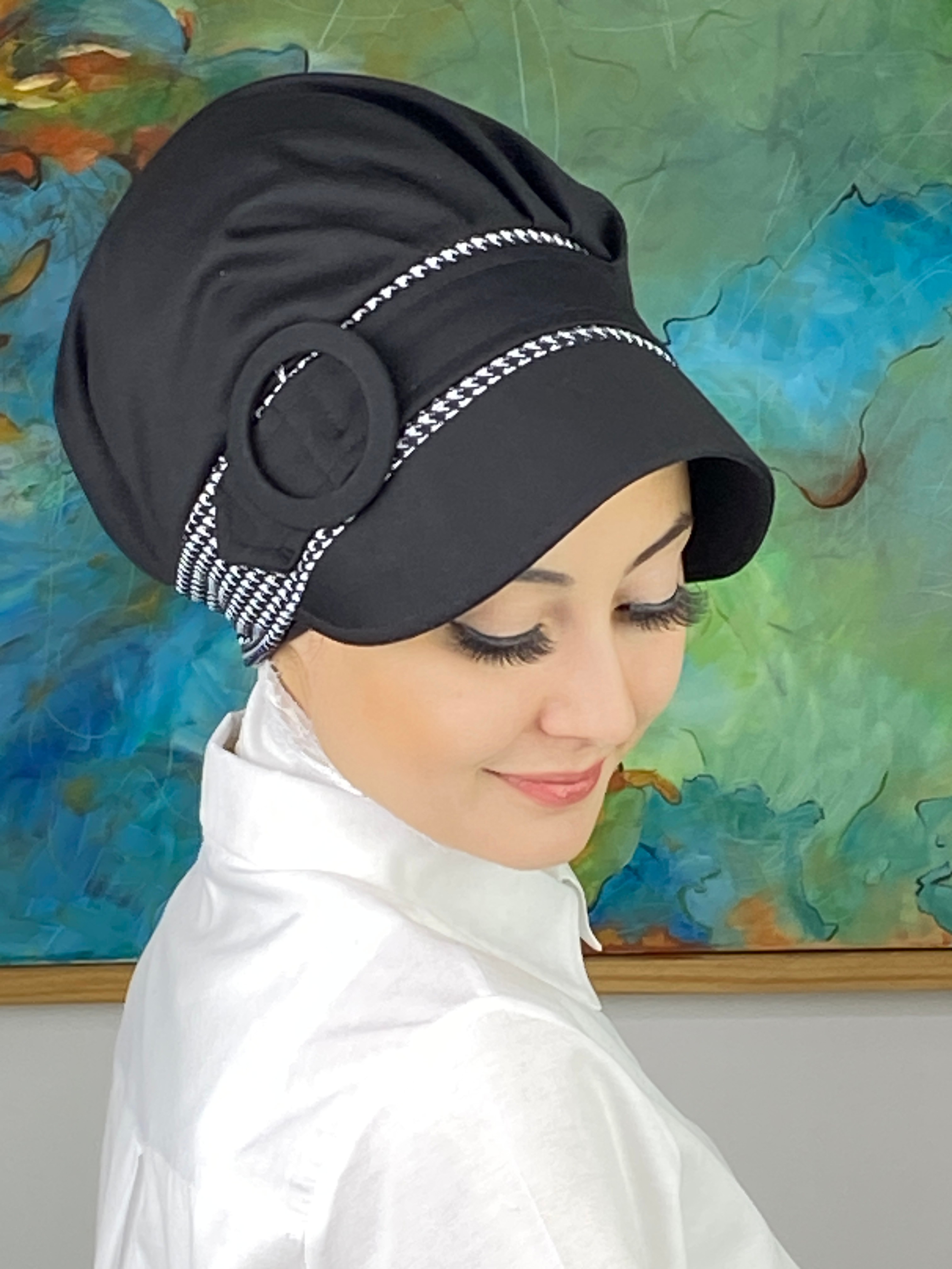 Nazlı Model Tokalı  İri Siyah&Beyaz Kazayaklı Tesettür Şapka