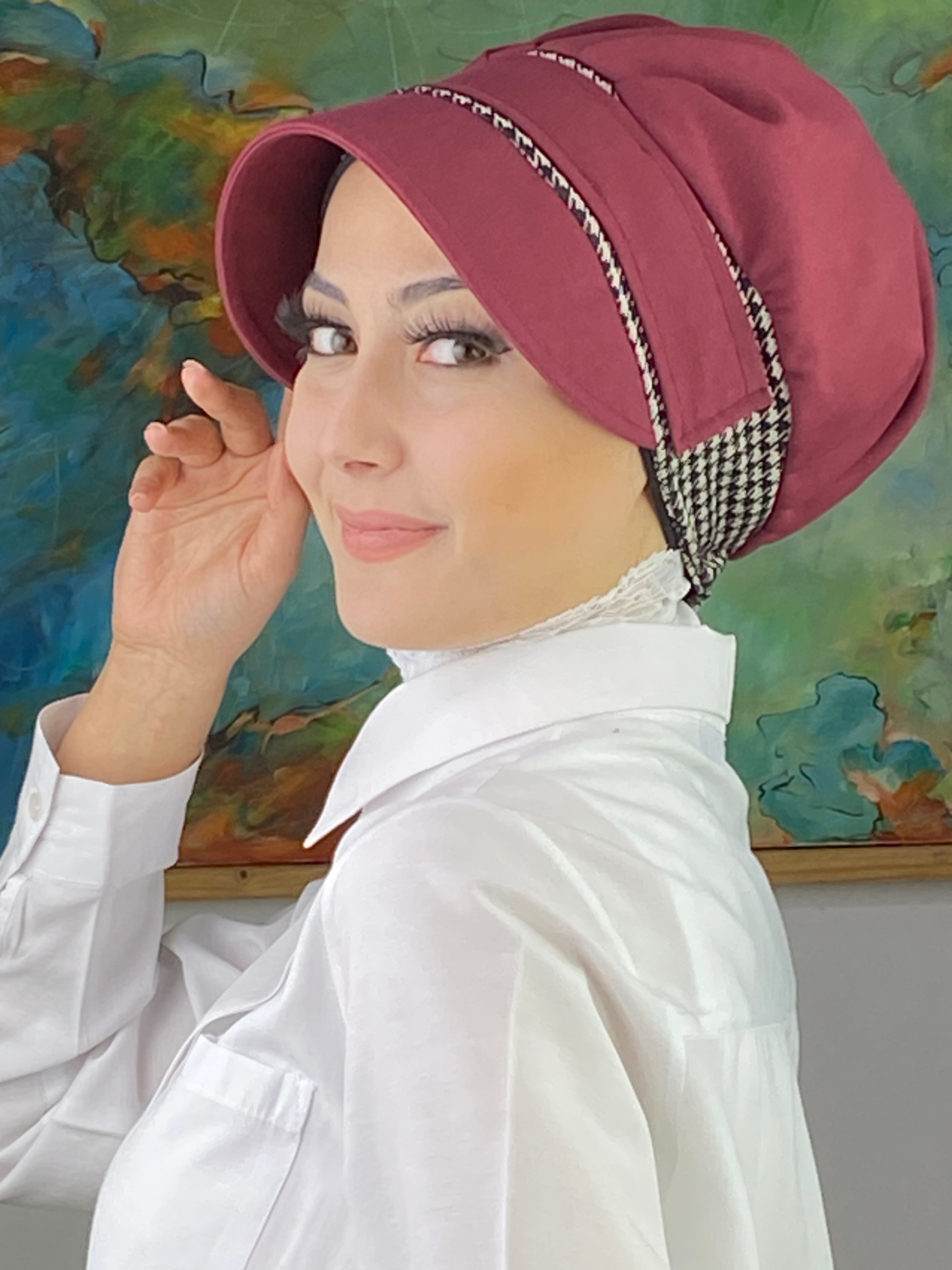 Nazlı Model Tokalı İri Krem Kazayaklı Tesettür Şapka