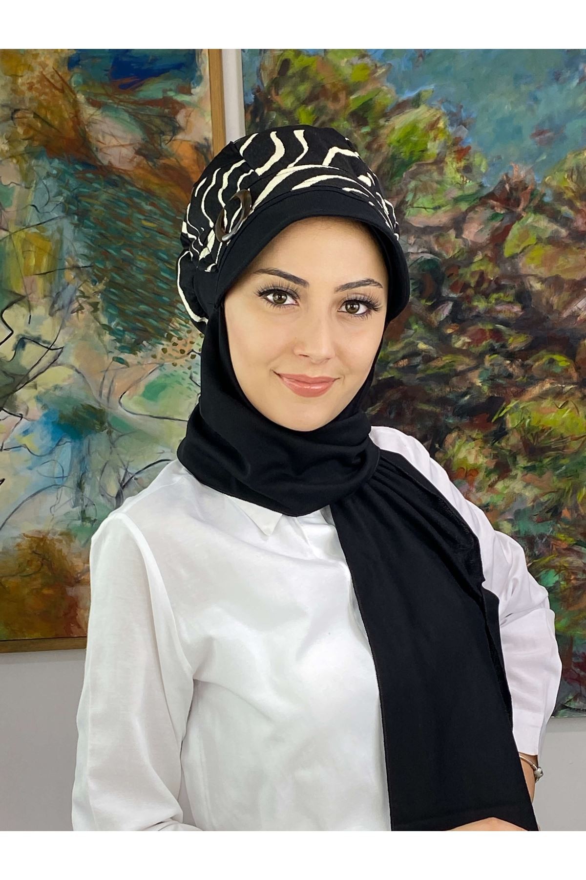 Parlak Zebra Desenli Siyah Tokalı Şapka Şal