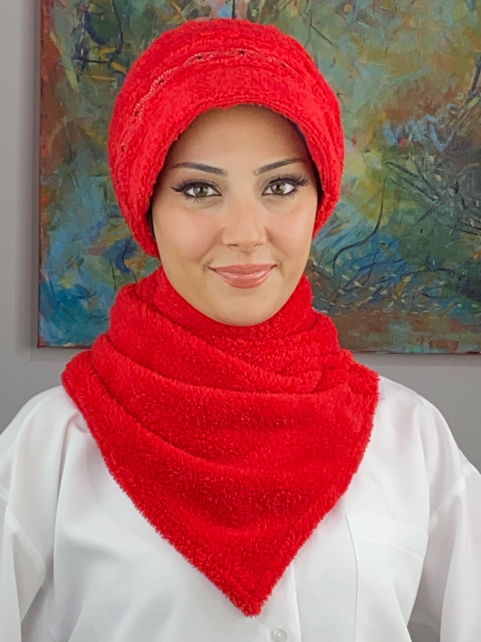 PELUŞ SİYAH KARE TAŞ DETAYLI ŞAPKA 