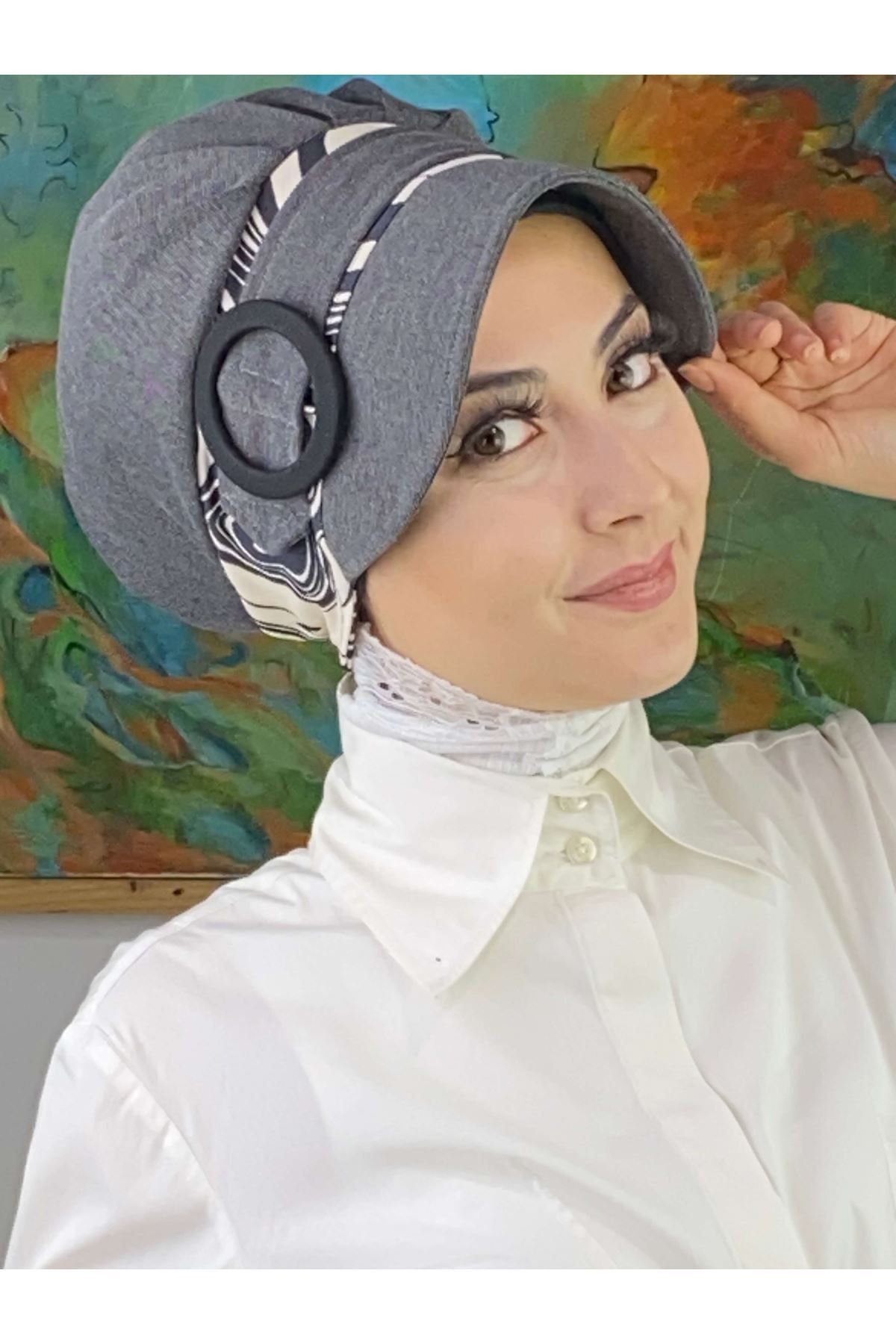 Nazlı Model Tokalı Siyah Krem Çizgili Zebra Desen Tesettür Koyu Gri Şapka