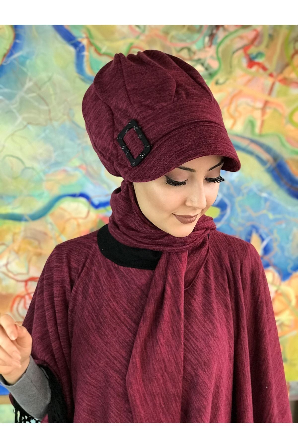 Vişne Renkli Tokalı Atkılı Şapka