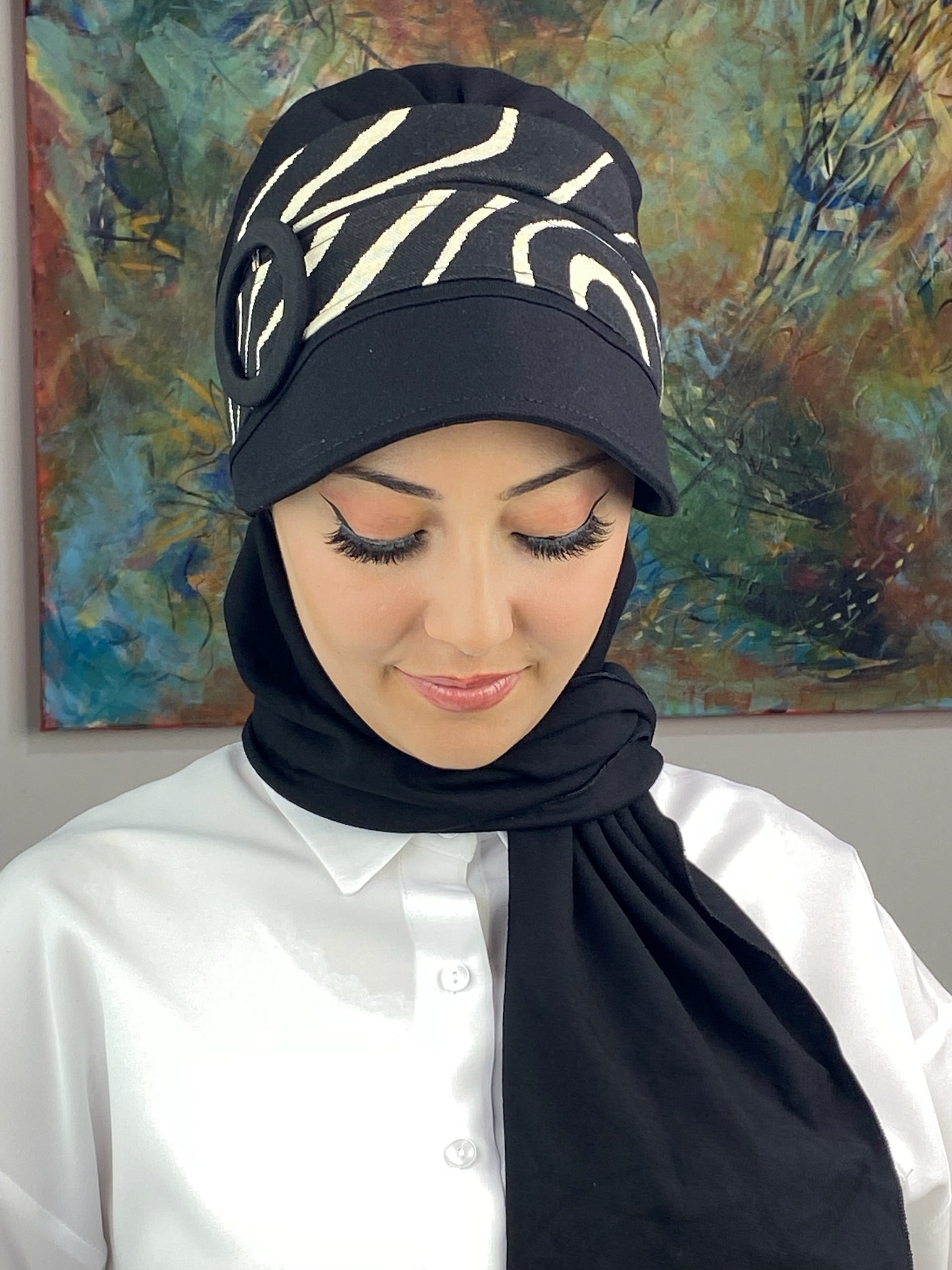 SİYAH ZEBRA DESENLİ ŞAPKA