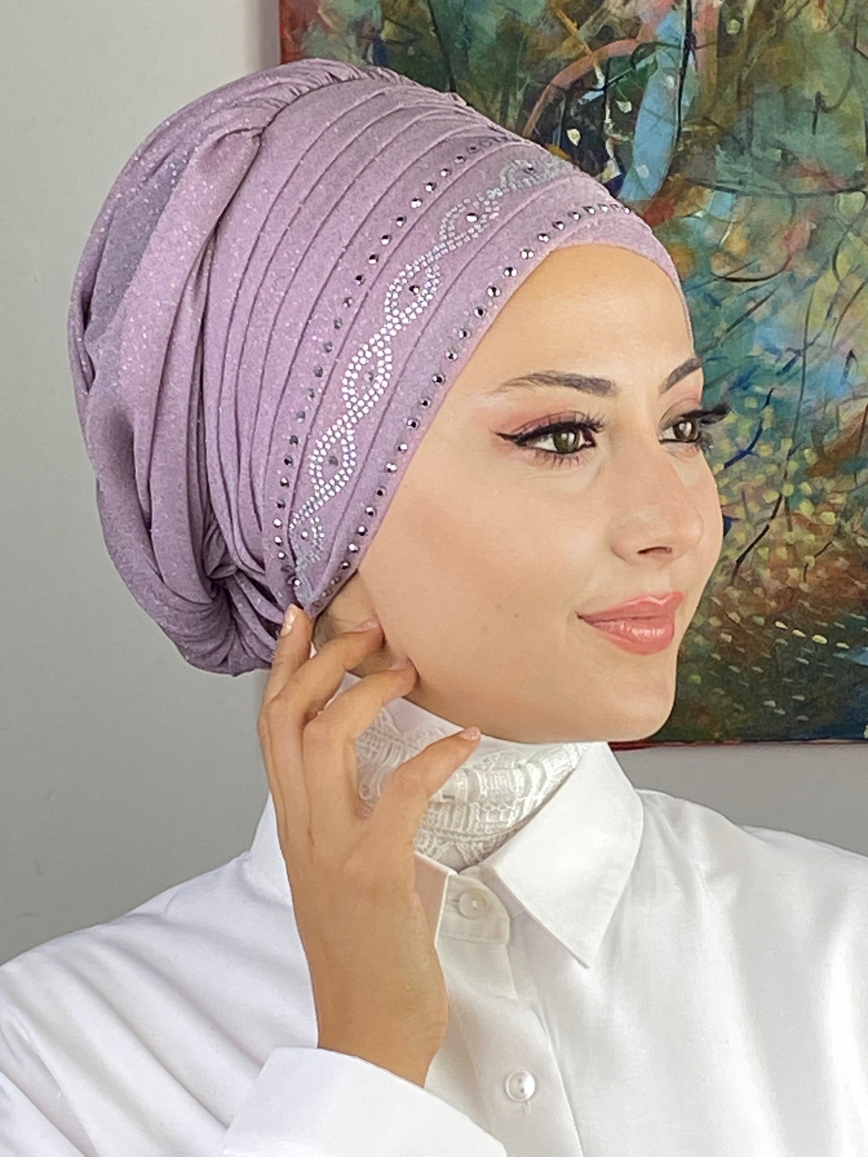 Kuşgözü Model Gümüş Taşlı&Konik Ortası Siyah Taşlı Simli Şifon Bone Şal - açık lila