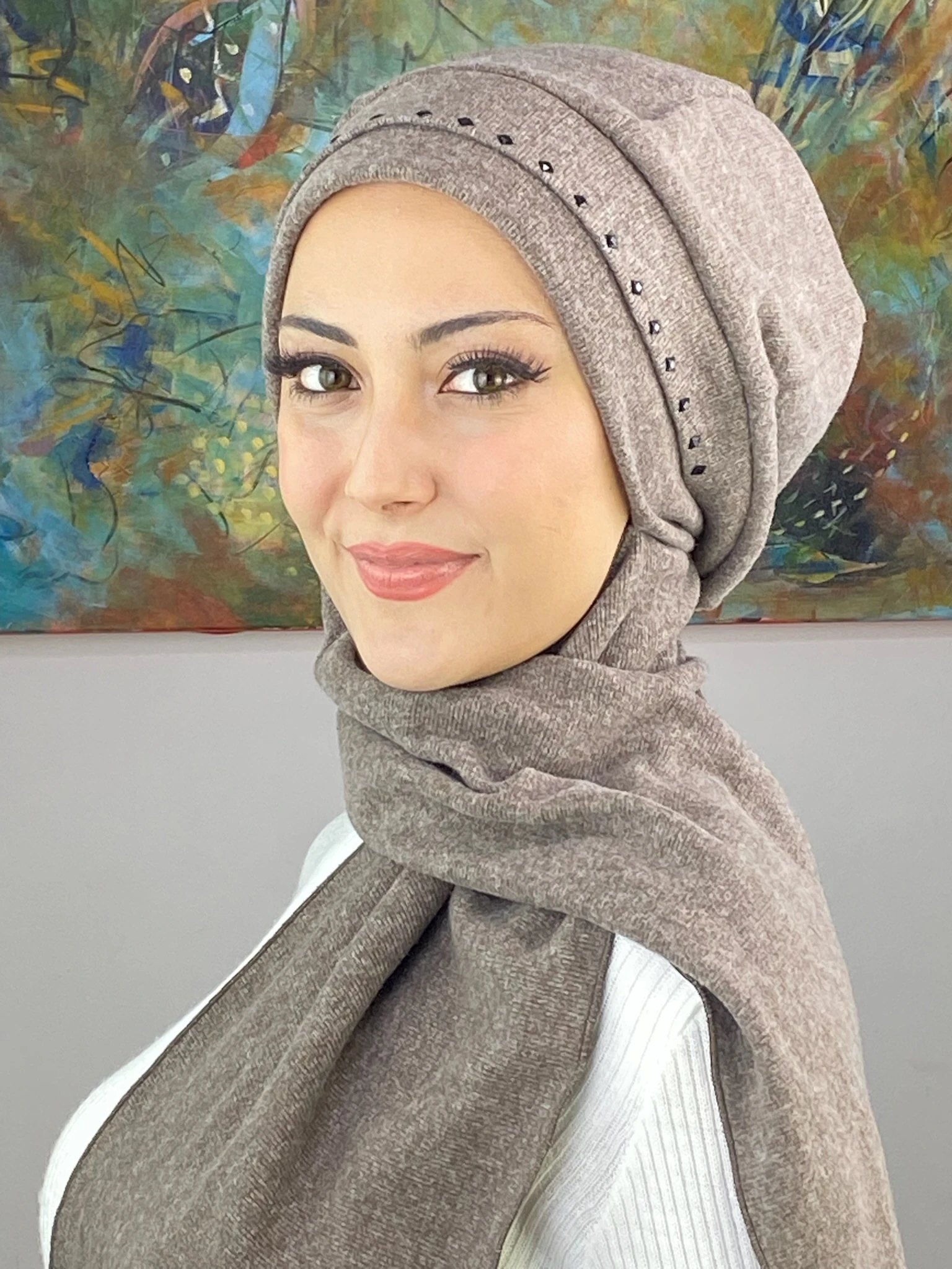 SİYAH KARE TAŞ DETAYLI BERE - sütkahve