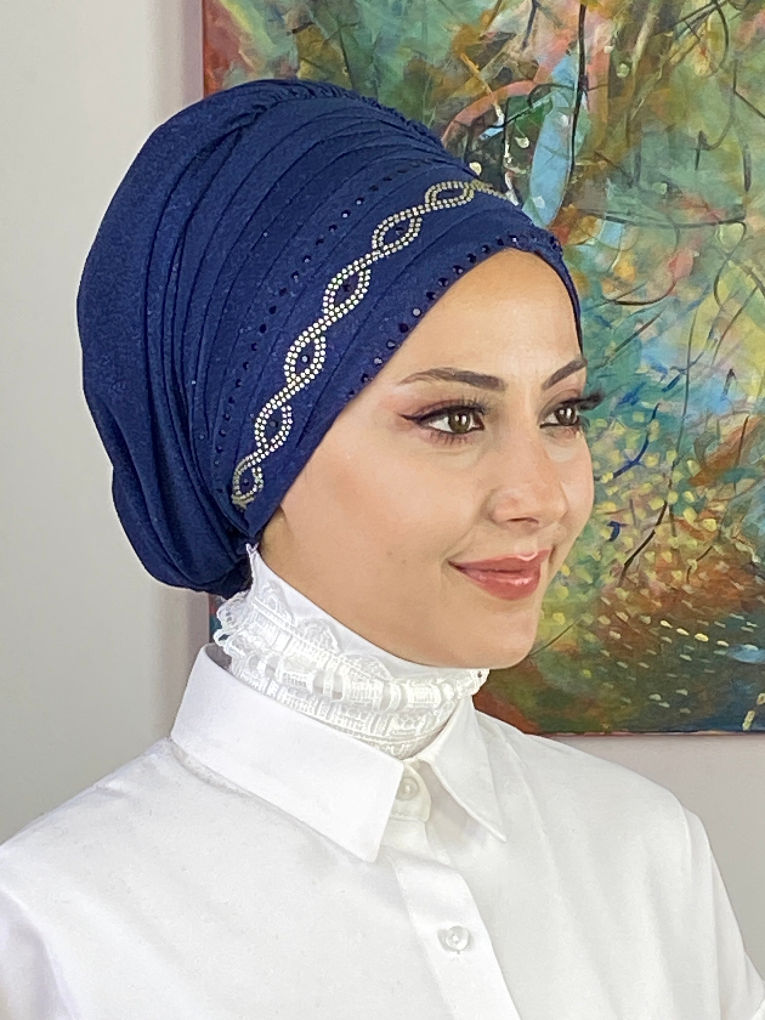 Gümüş Taşlı Kuşgözü Model Siyah Taş Detaylı Simli Şifon Bone Şal