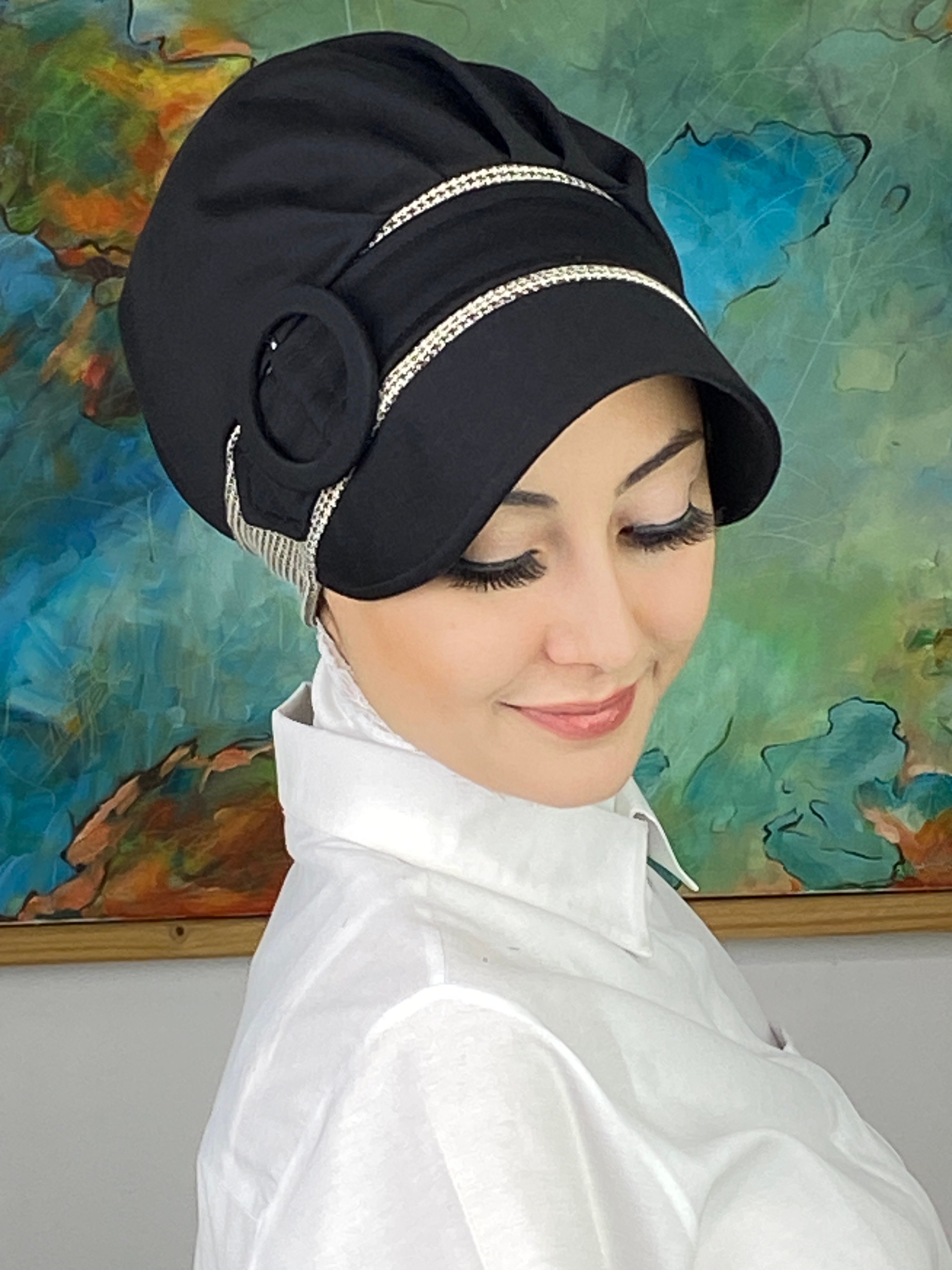Nazlı Model Tokalı Küçük Sütlü Kahve Kazayaklı Tesettür Şapka