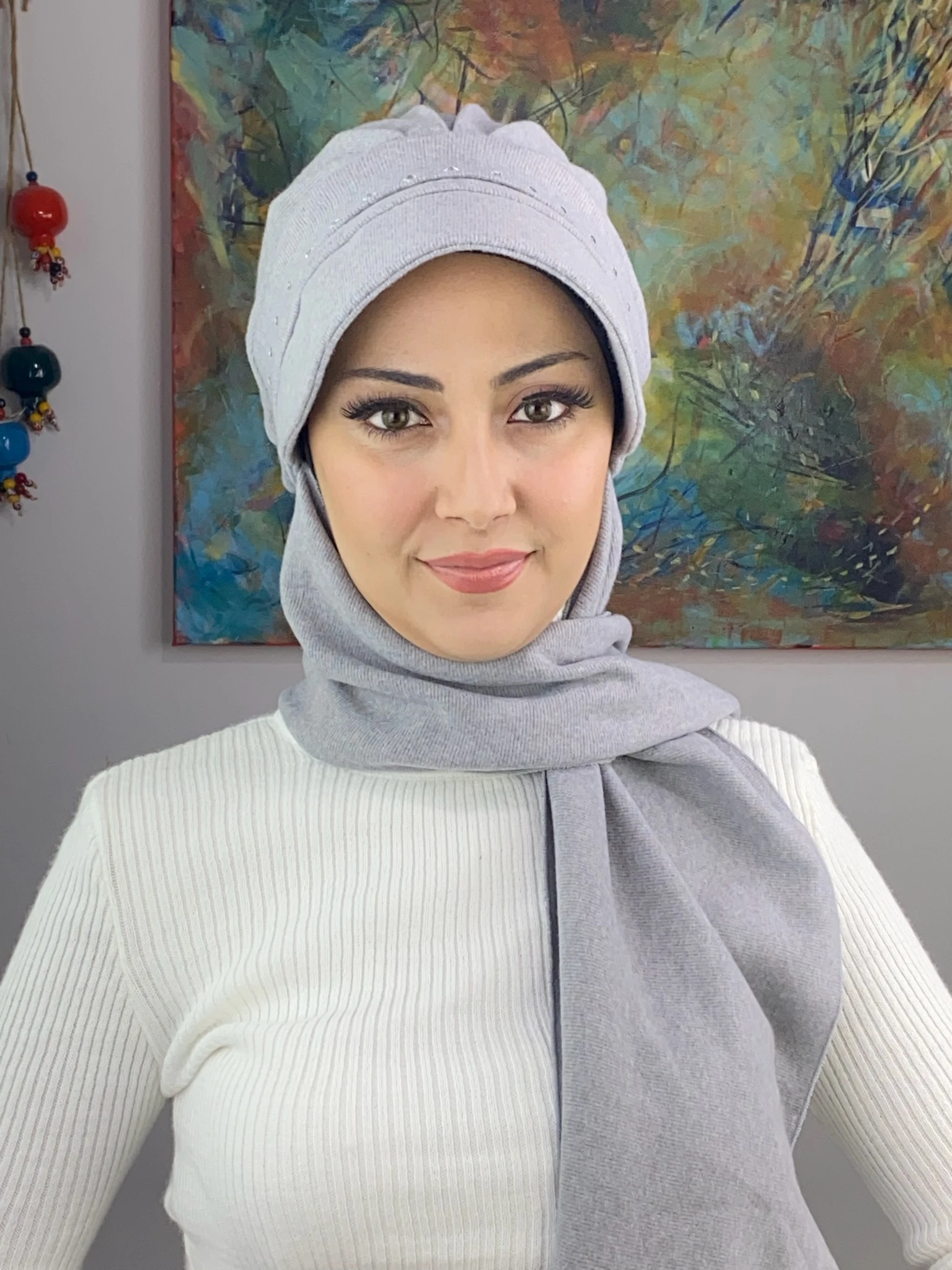 KARE TAŞ DETAYLI ŞAPKA 