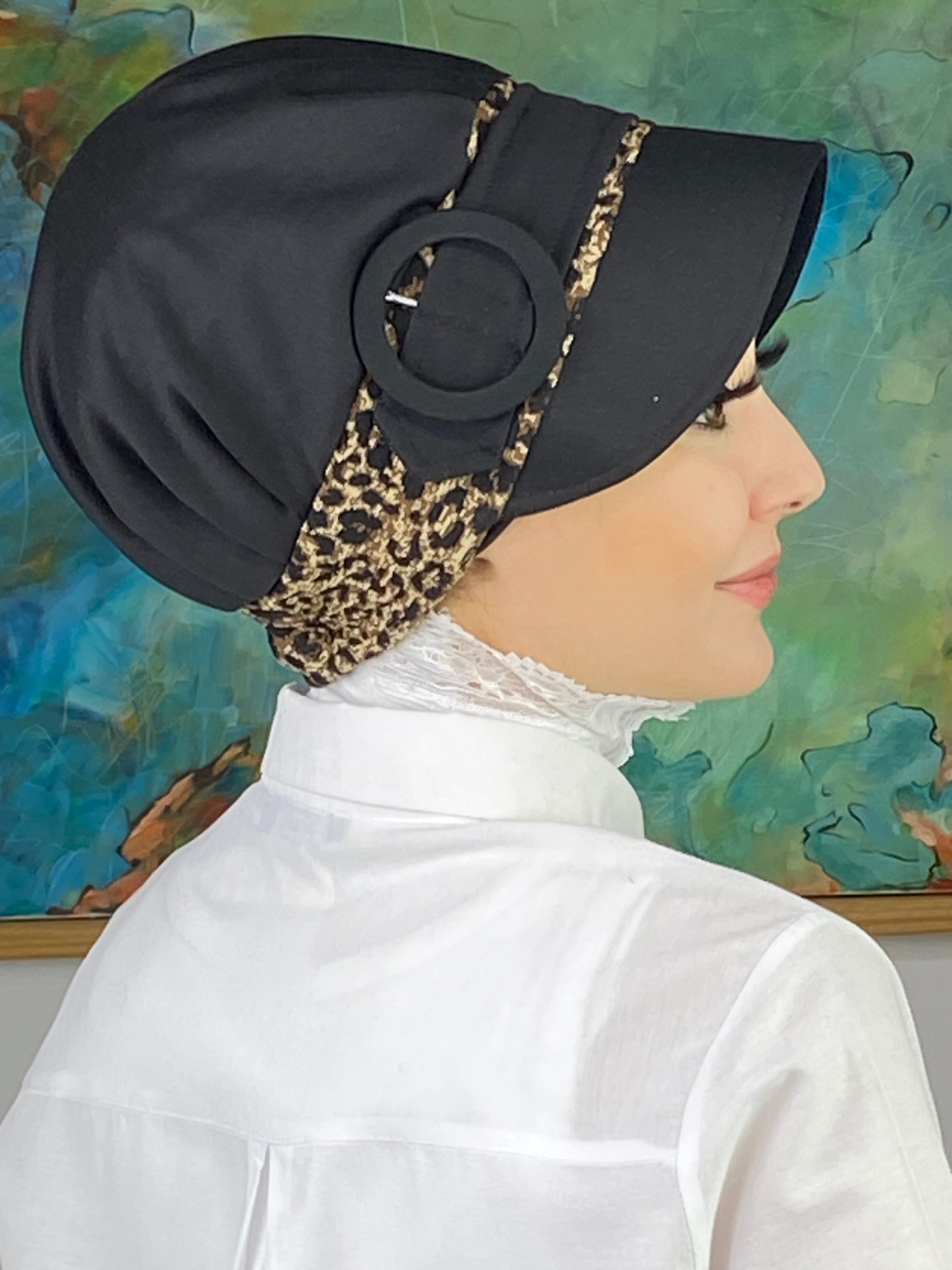 Nazlı Model Tokalı Kahverengi Leoparlı Tesettür Şapka