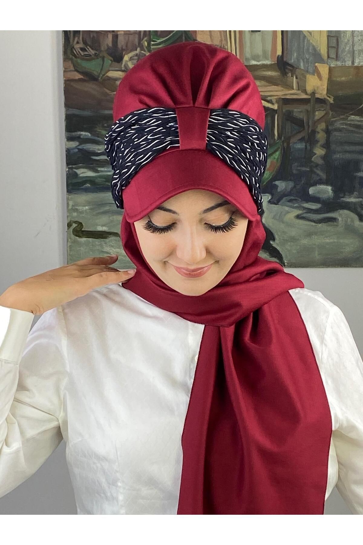 KIRMIZI SİYAH BEYAZ DESENLİ BİRİTLİ ATKILI ŞAPKA