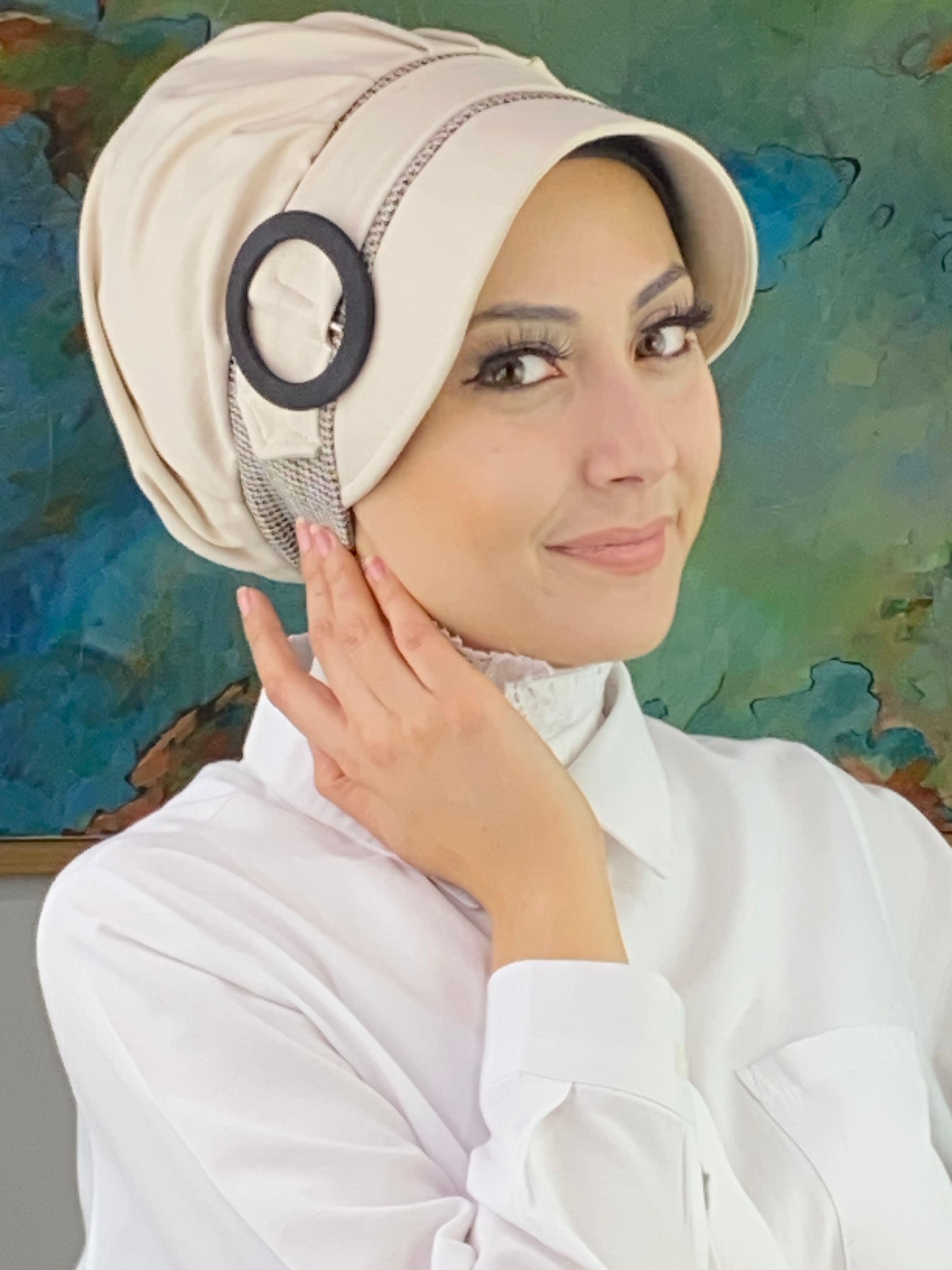 Nazlı Model Tokalı Küçük Kazayaklı Tesettür Şapka