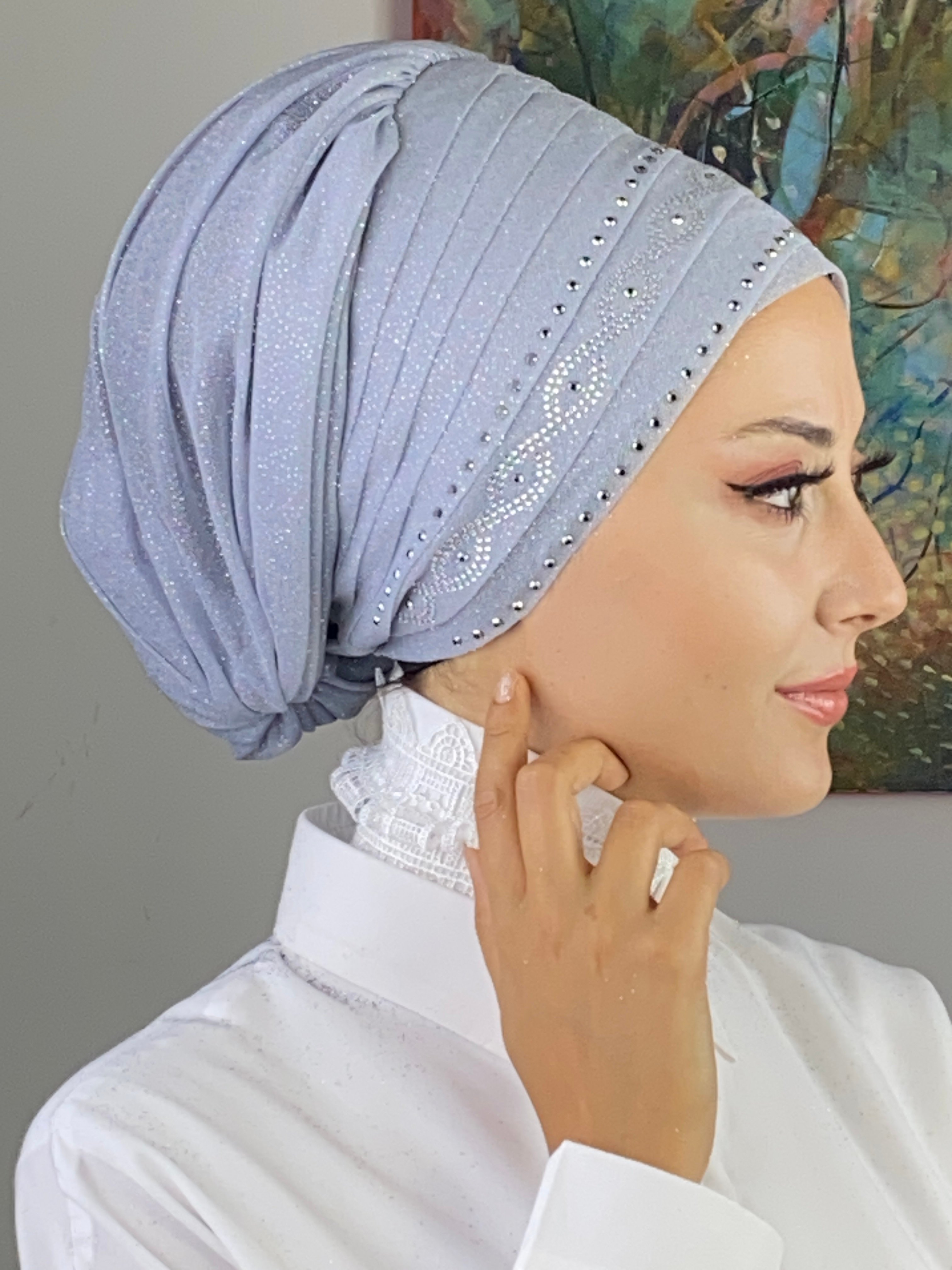 Kuşgözü Model Gümüş Taşlı&Konik Ortası Siyah Taşlı Simli Şifon Bone Şal - açık gri
