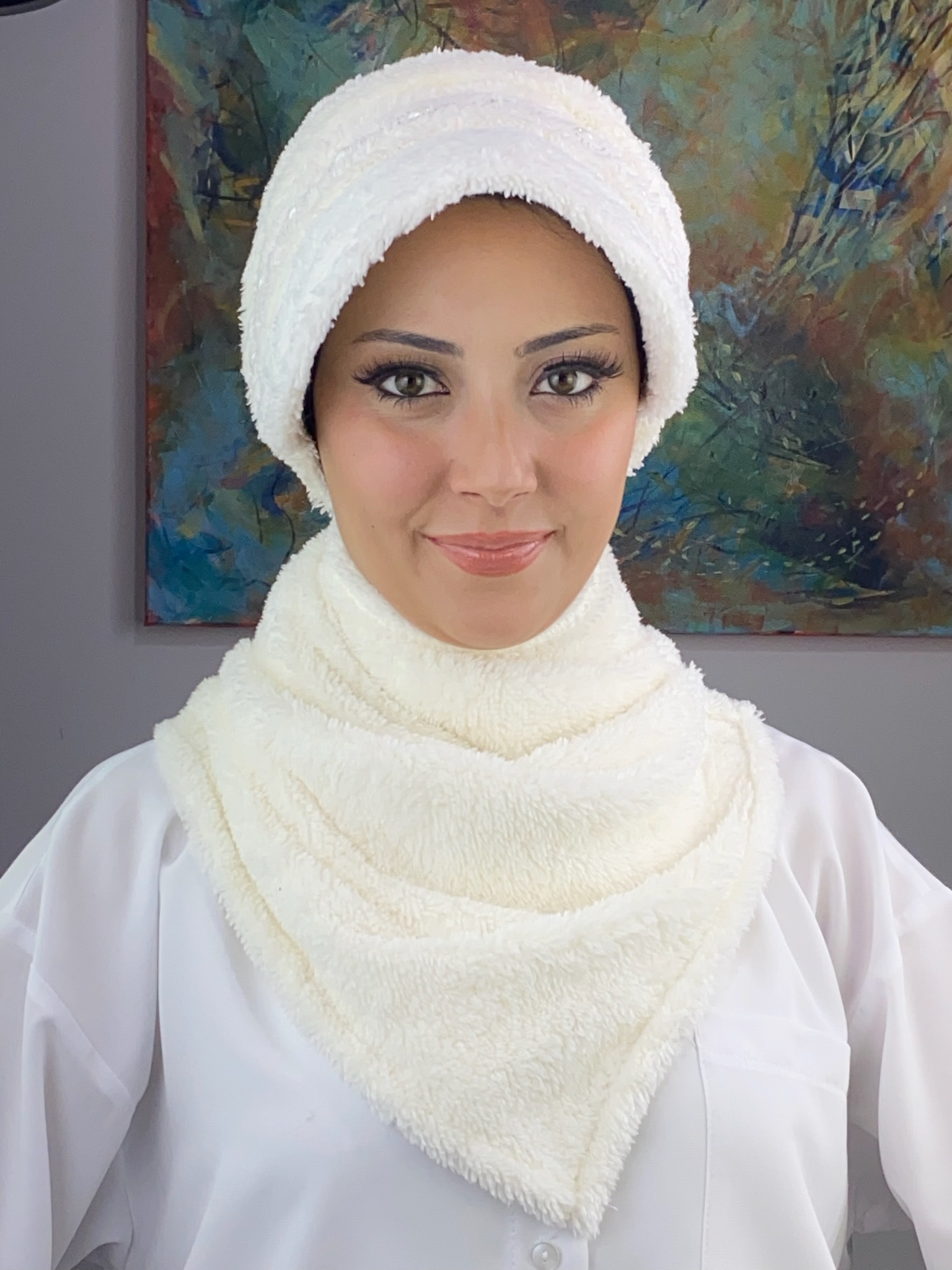PELUŞ İNCİ TAŞ DETAYLI ŞAPKA 