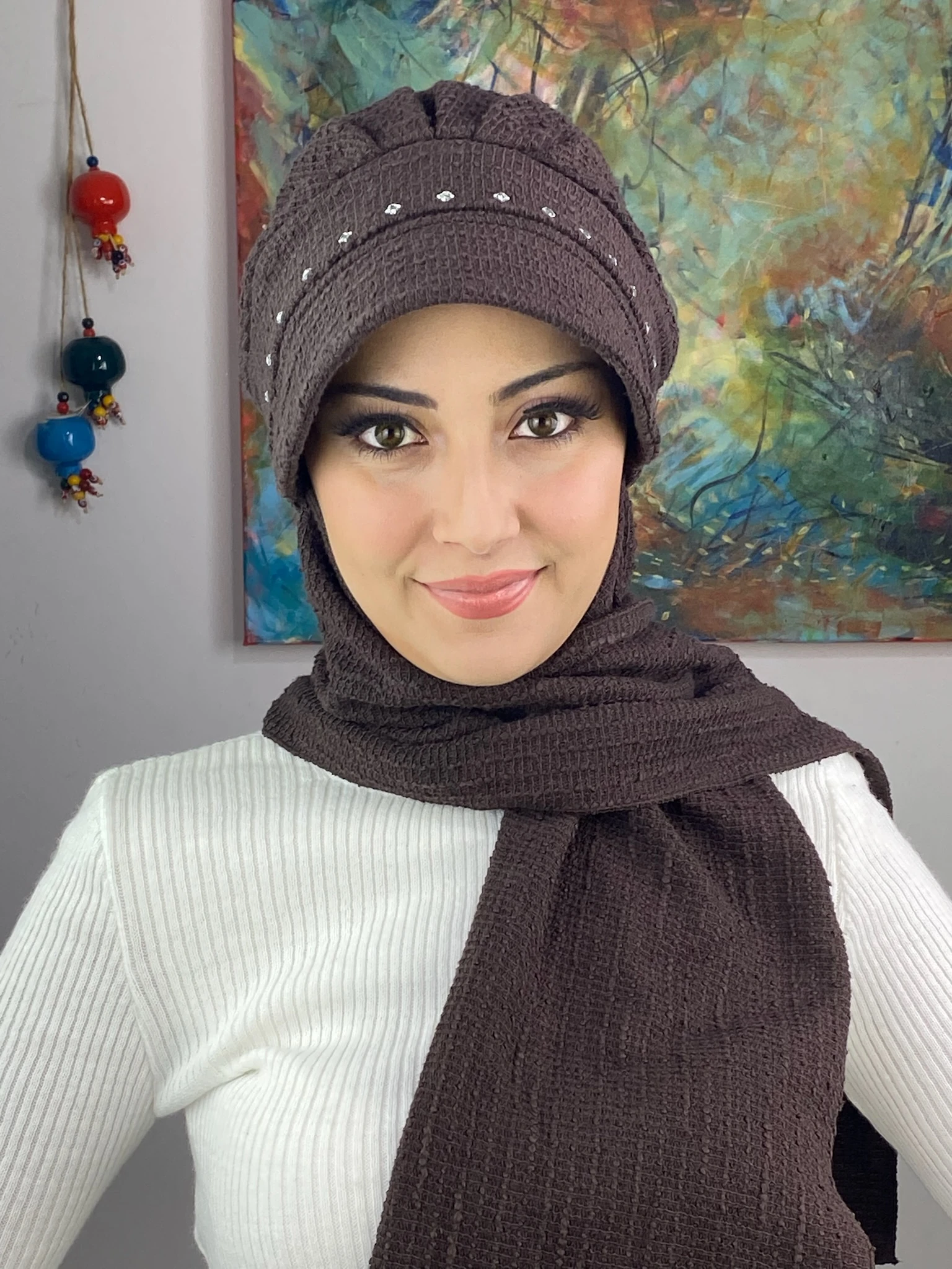 KARE TAŞ DETAYLI ŞAPKA