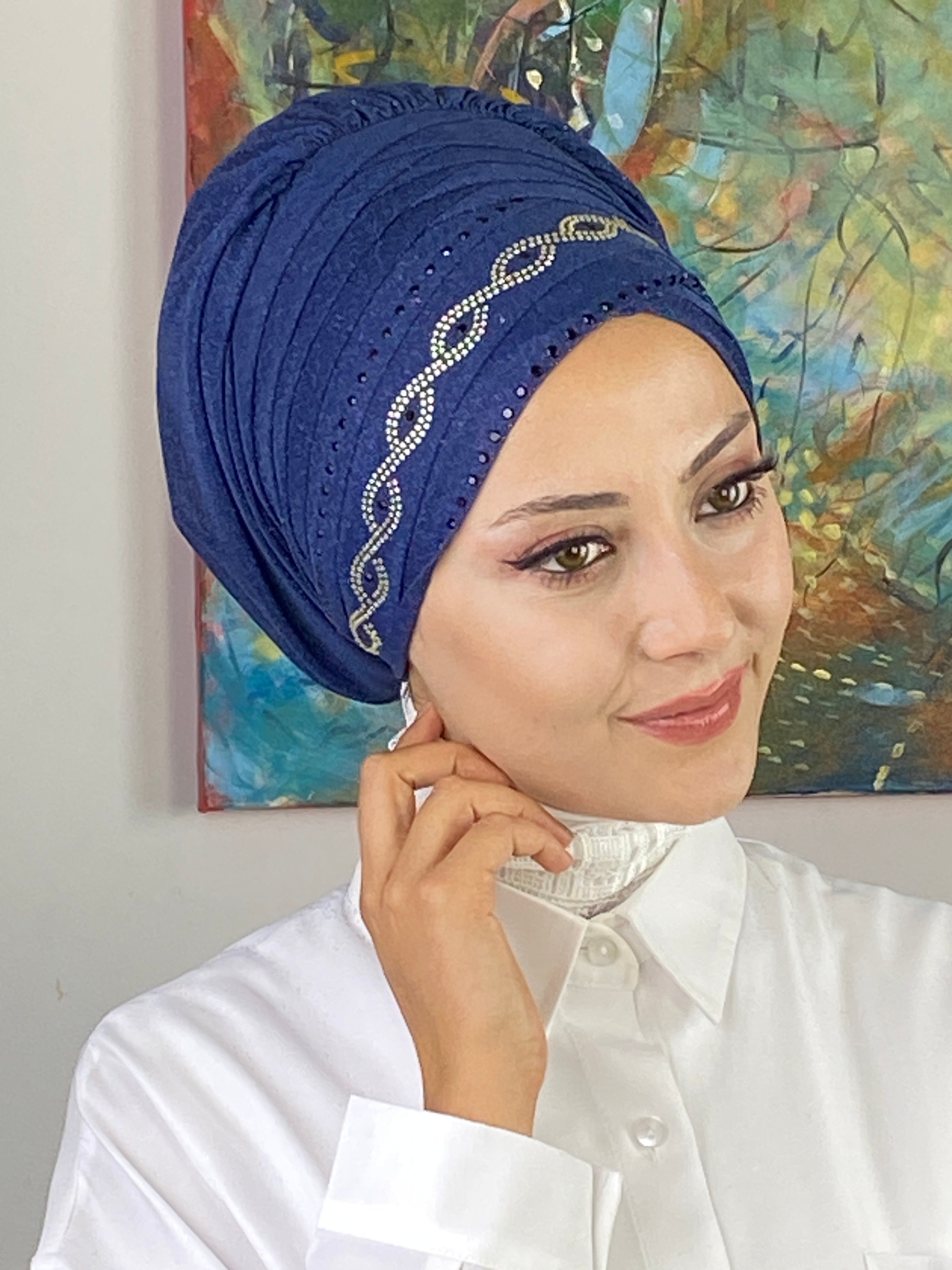 Gümüş Taşlı Kuşgözü Model Siyah Taş Detaylı Simli Şifon Bone Şal