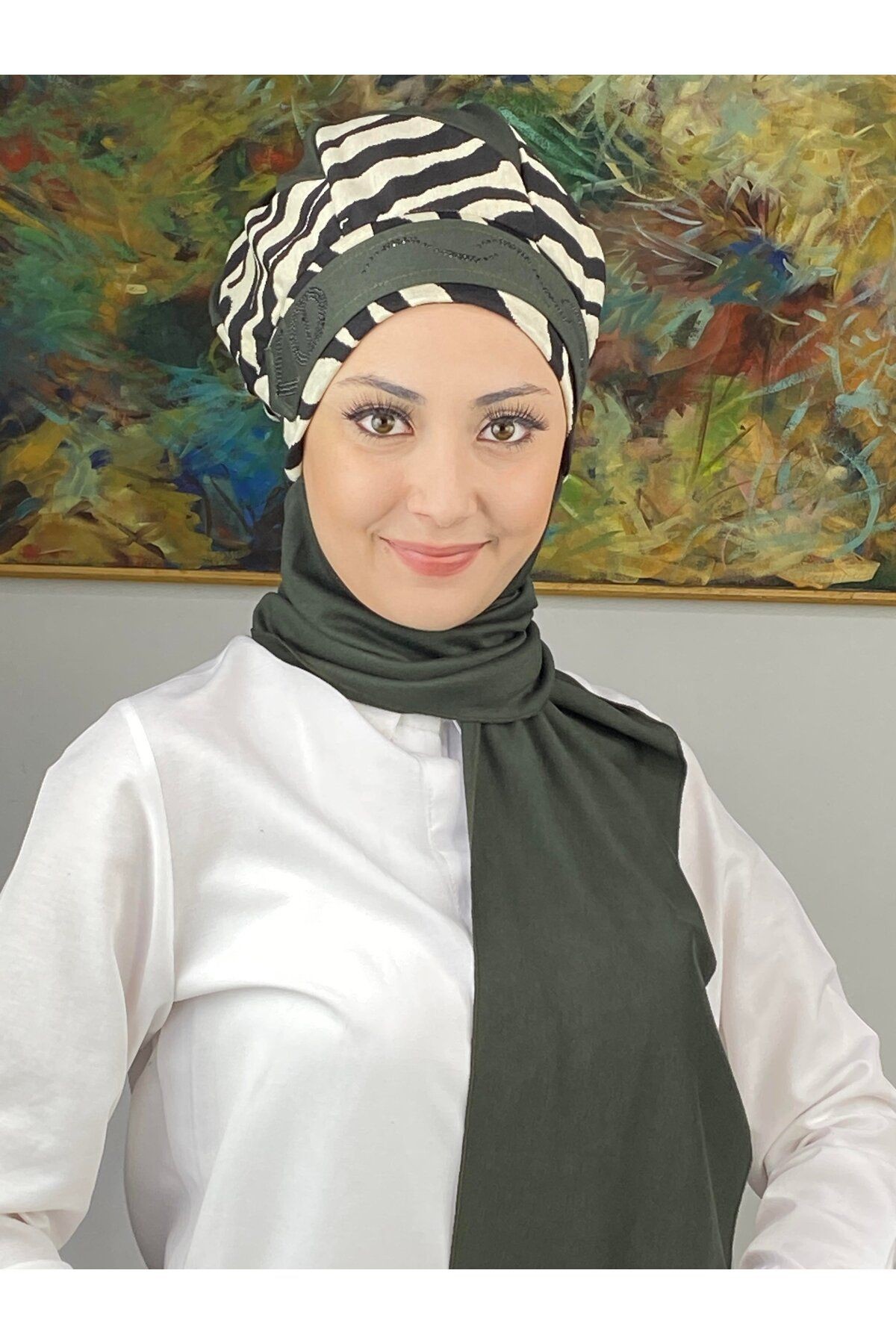 Çarkıfelek Model Taşlı Kemerli Zebra Desen Koyu Neft Yeşil Atkılı Bere