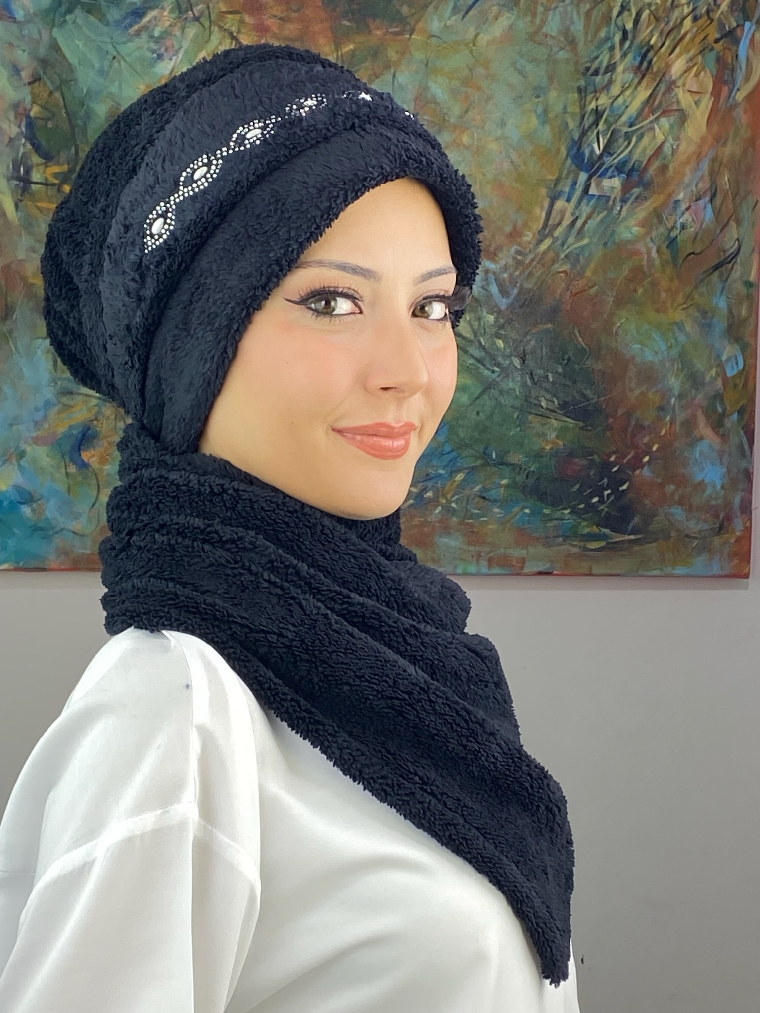 PELUŞ İNCİ TAŞ DETAYTLI BERE
