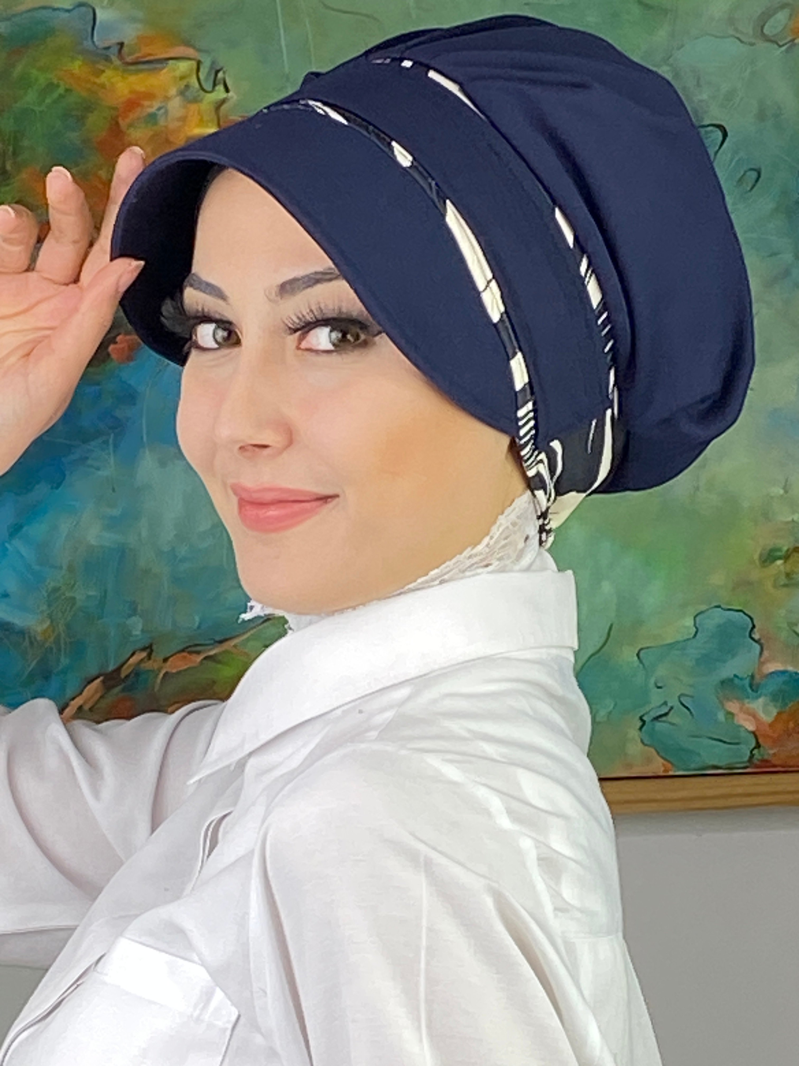 Nazlı Model Tokalı İnce Krem Zebra Desenli Tesettür Şapka