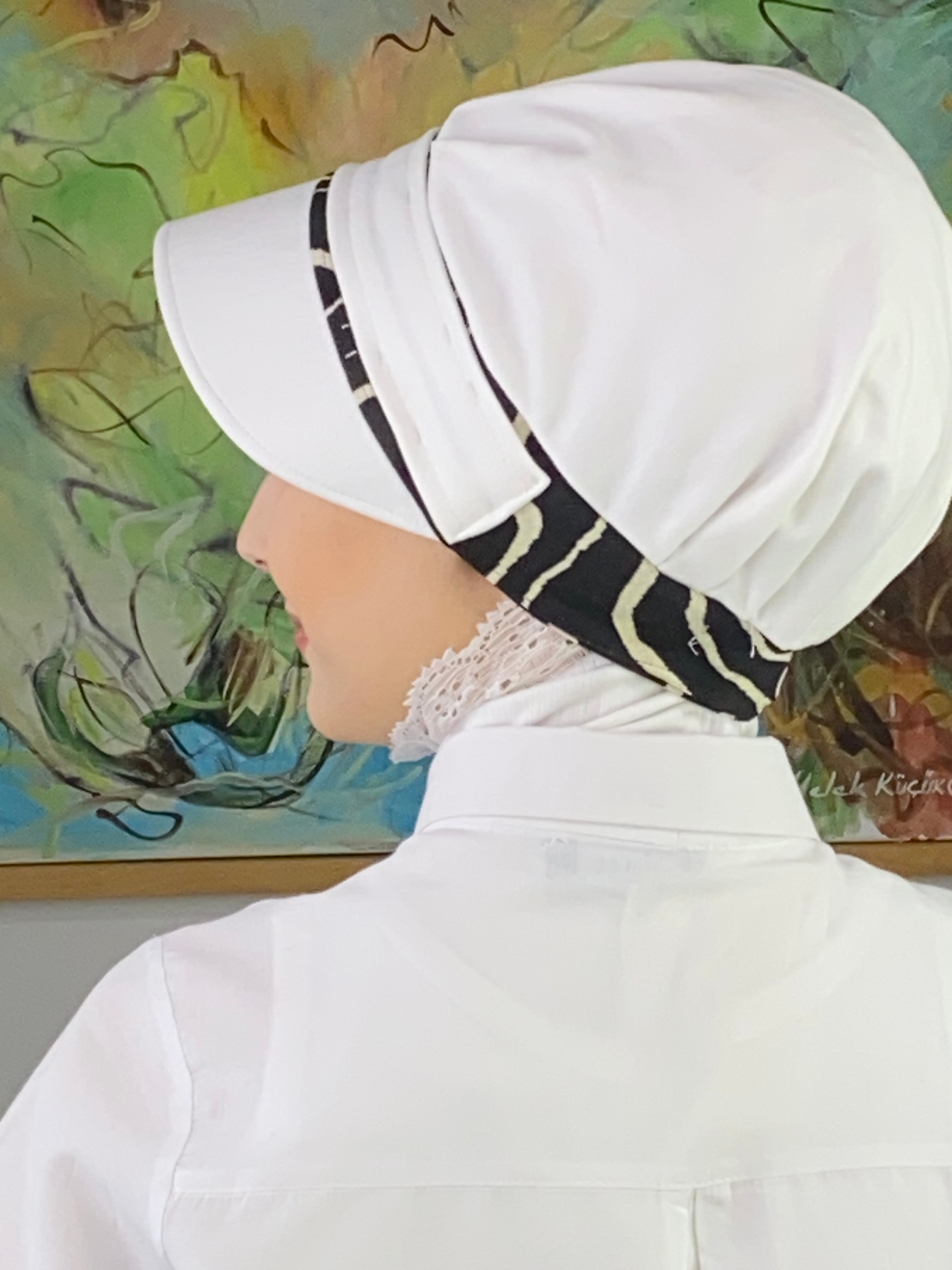 Nazlı Model Tokalı Siyah Zebra Desenli Tesettür Şapka