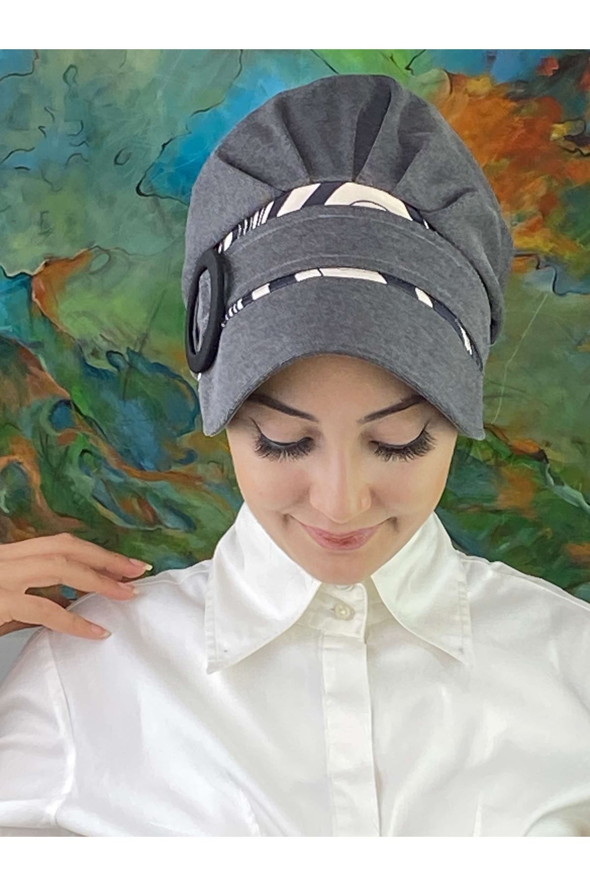 Nazlı Model Tokalı Siyah Krem Çizgili Zebra Desen Tesettür Koyu Gri Şapka