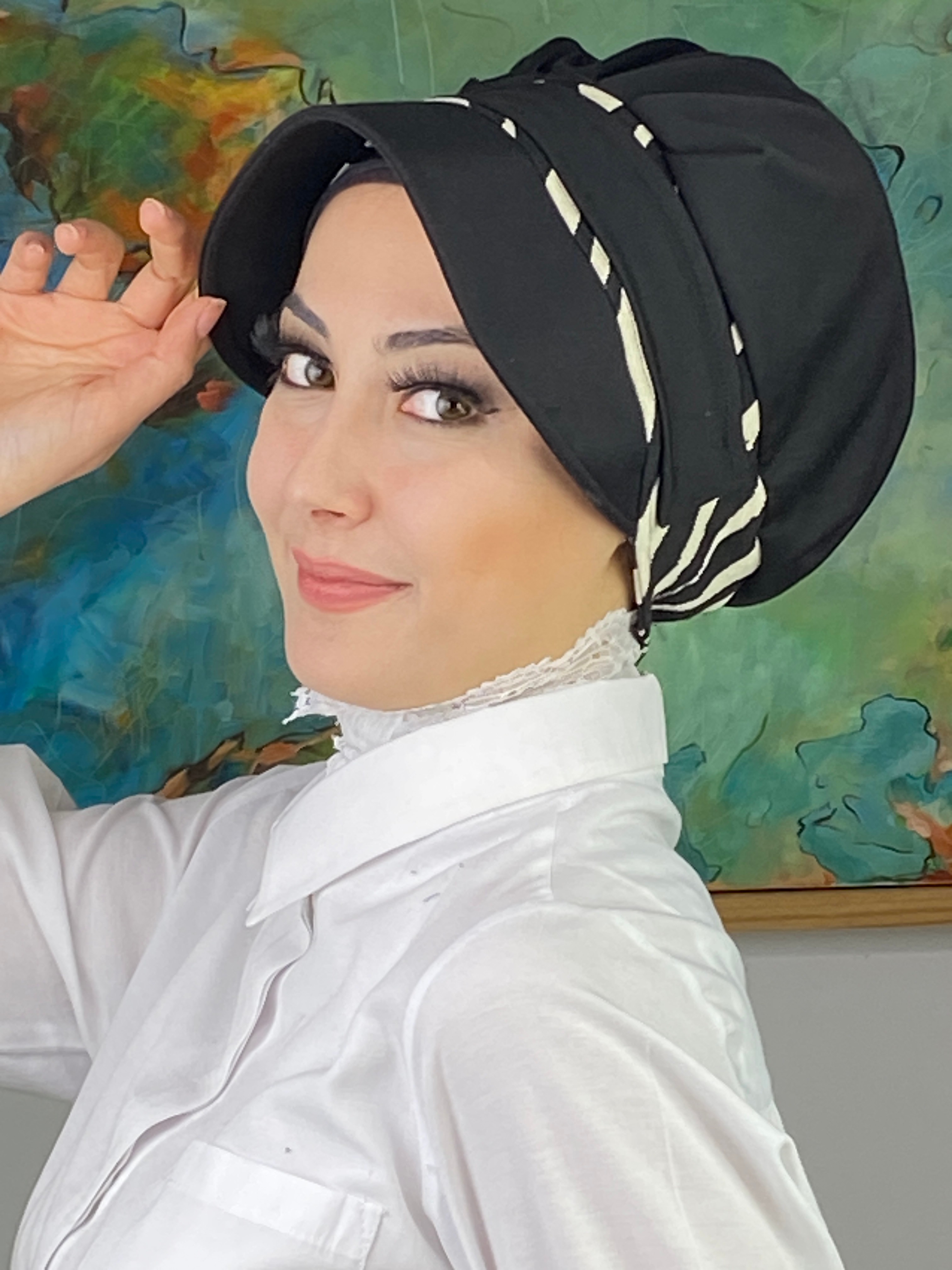 Nazlı Model Tokalı İri Krem Çizgili Zebra Desen Tesettür Şapka