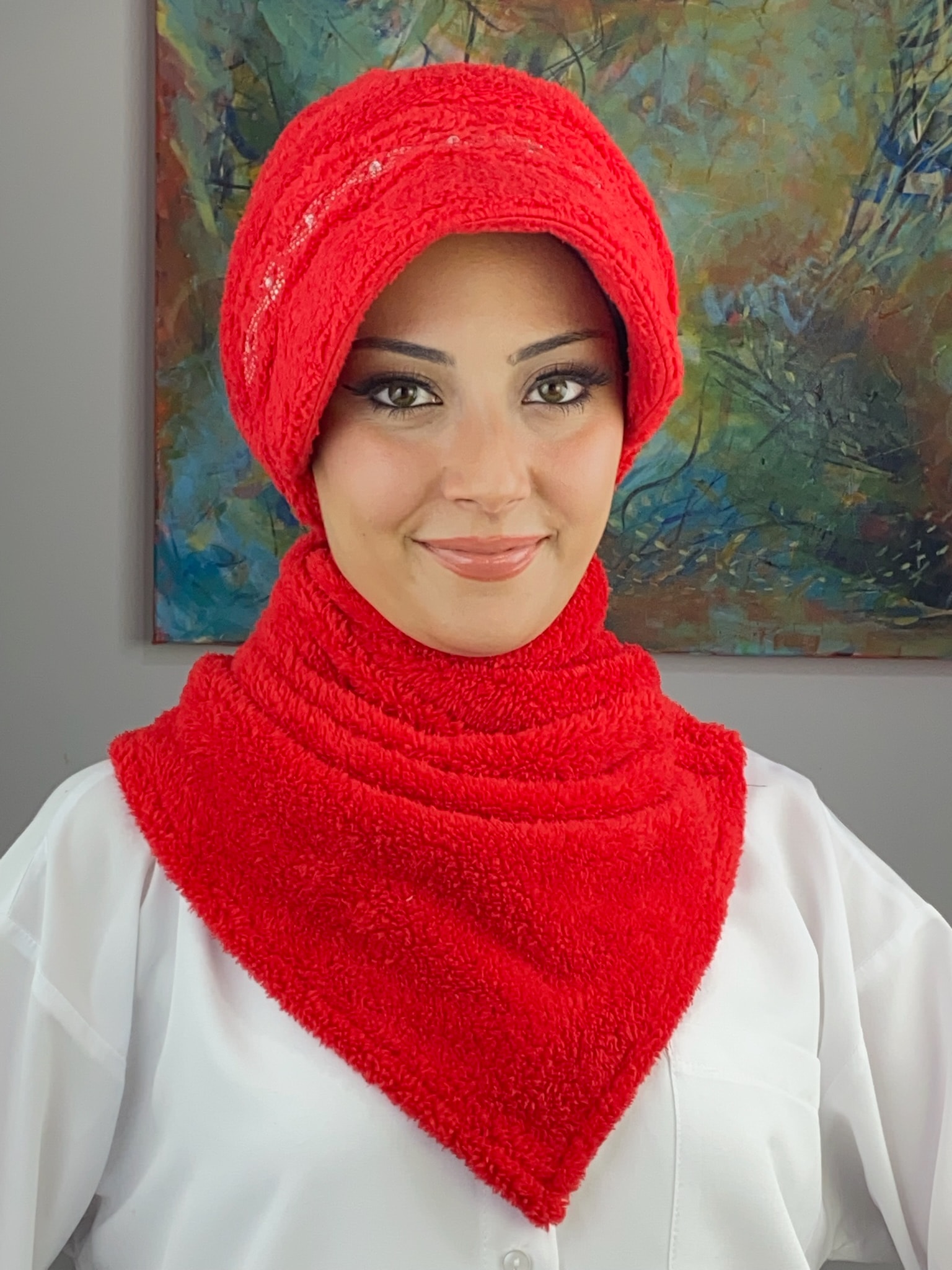 PELUŞ KARE TAŞ DETAYLI ŞAPKA 