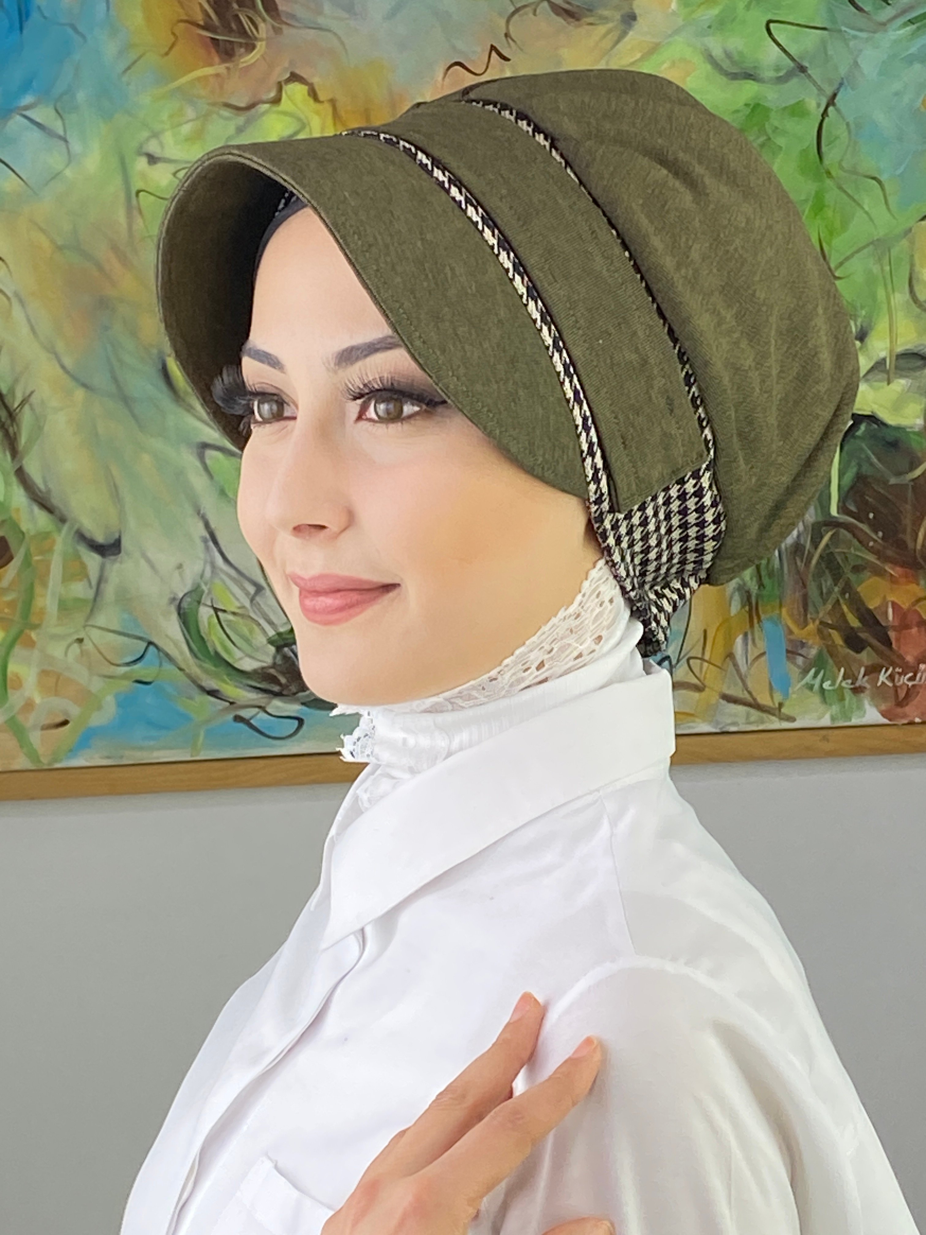 Nazlı Model Tokalı  Kazayaklı Tesettür Şapka