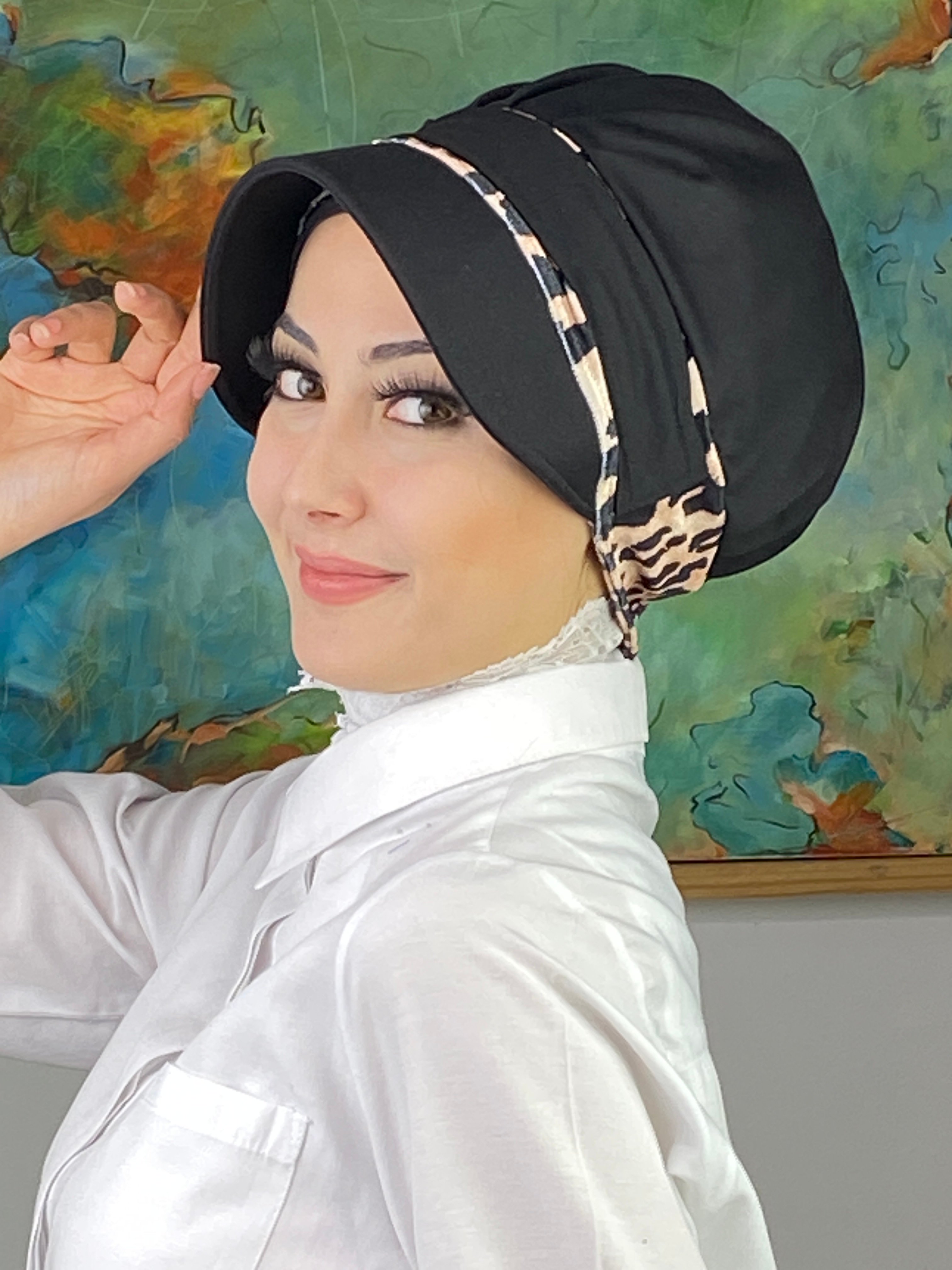 Nazlı Model Tokalı Leoparlı Tesettür Şapka