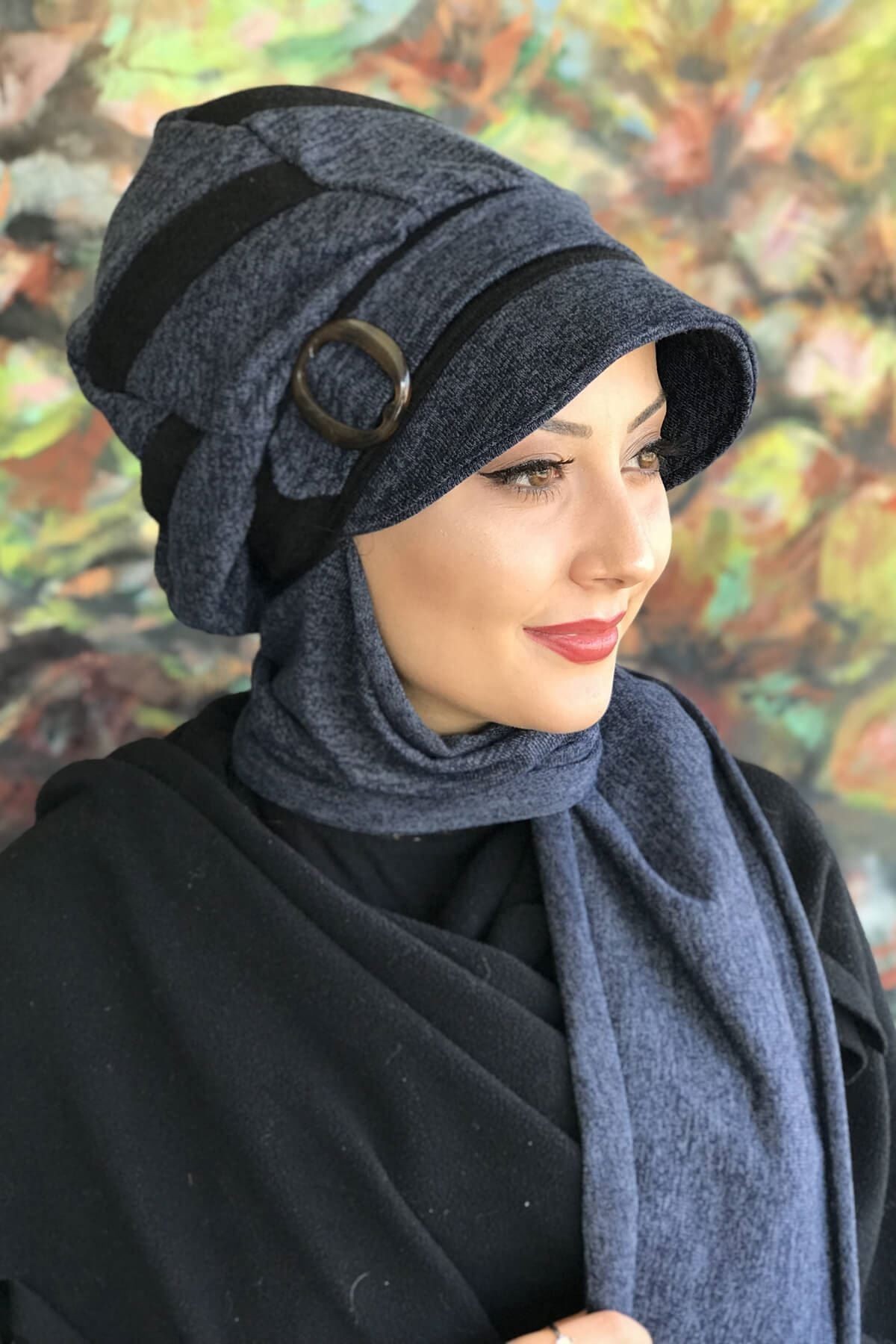 Prusya Mavisi Rengi Tokalı Atkılı Siyah Şeritli Şapka
